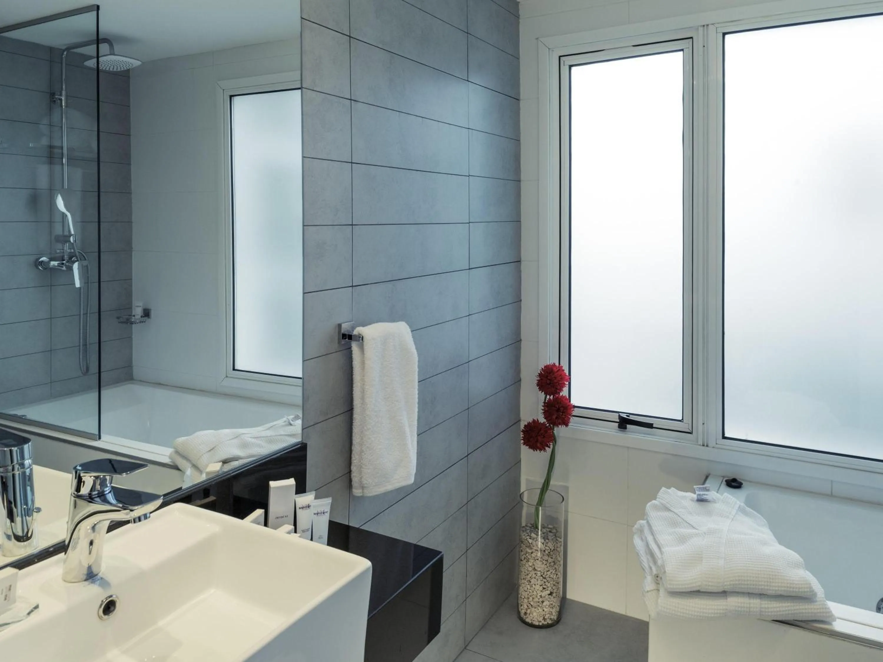 Standard Queen Room in Mercure Montevideo Punta Carretas