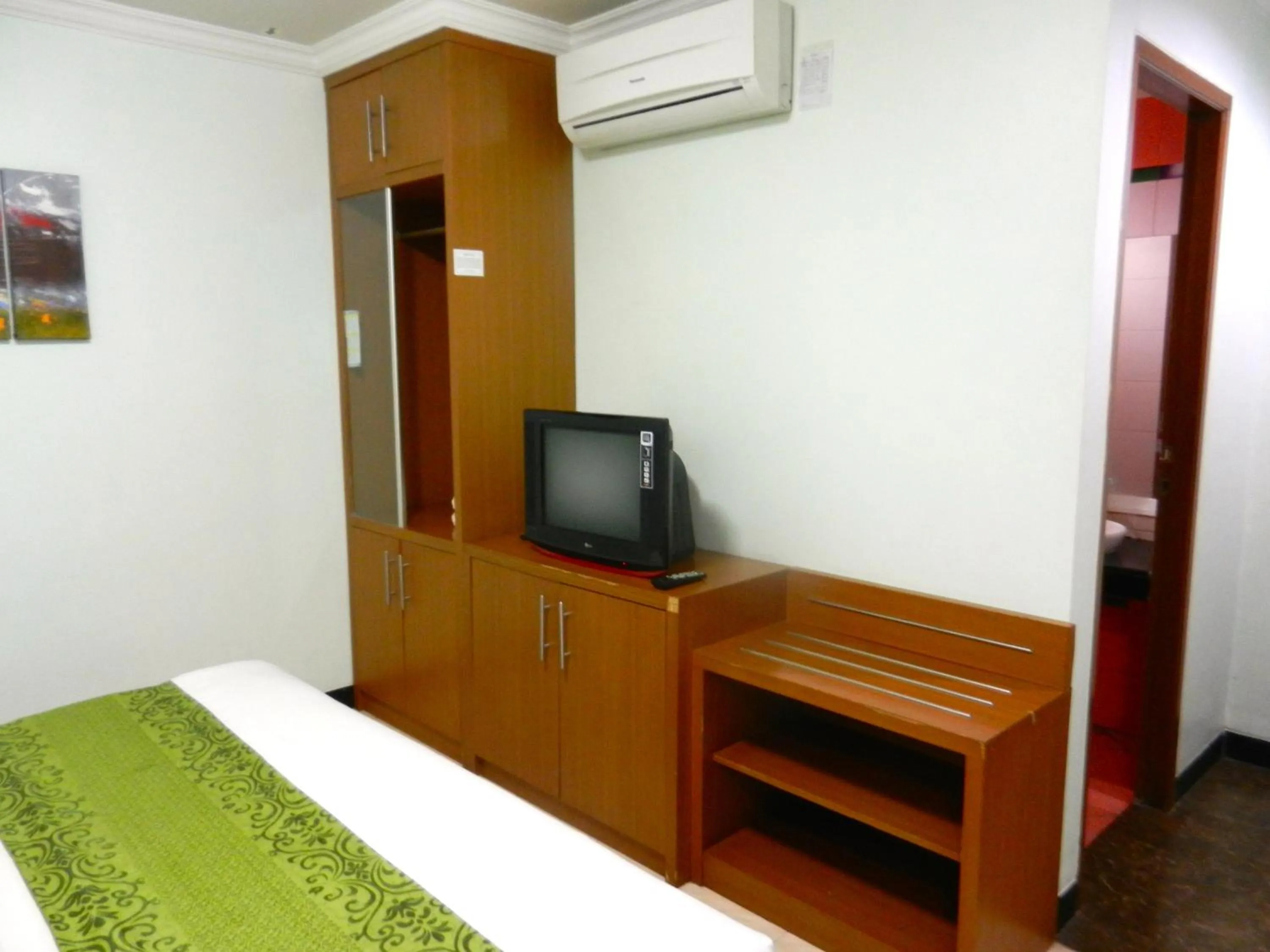 Deluxe Double Room in Karsa Utama Hotel