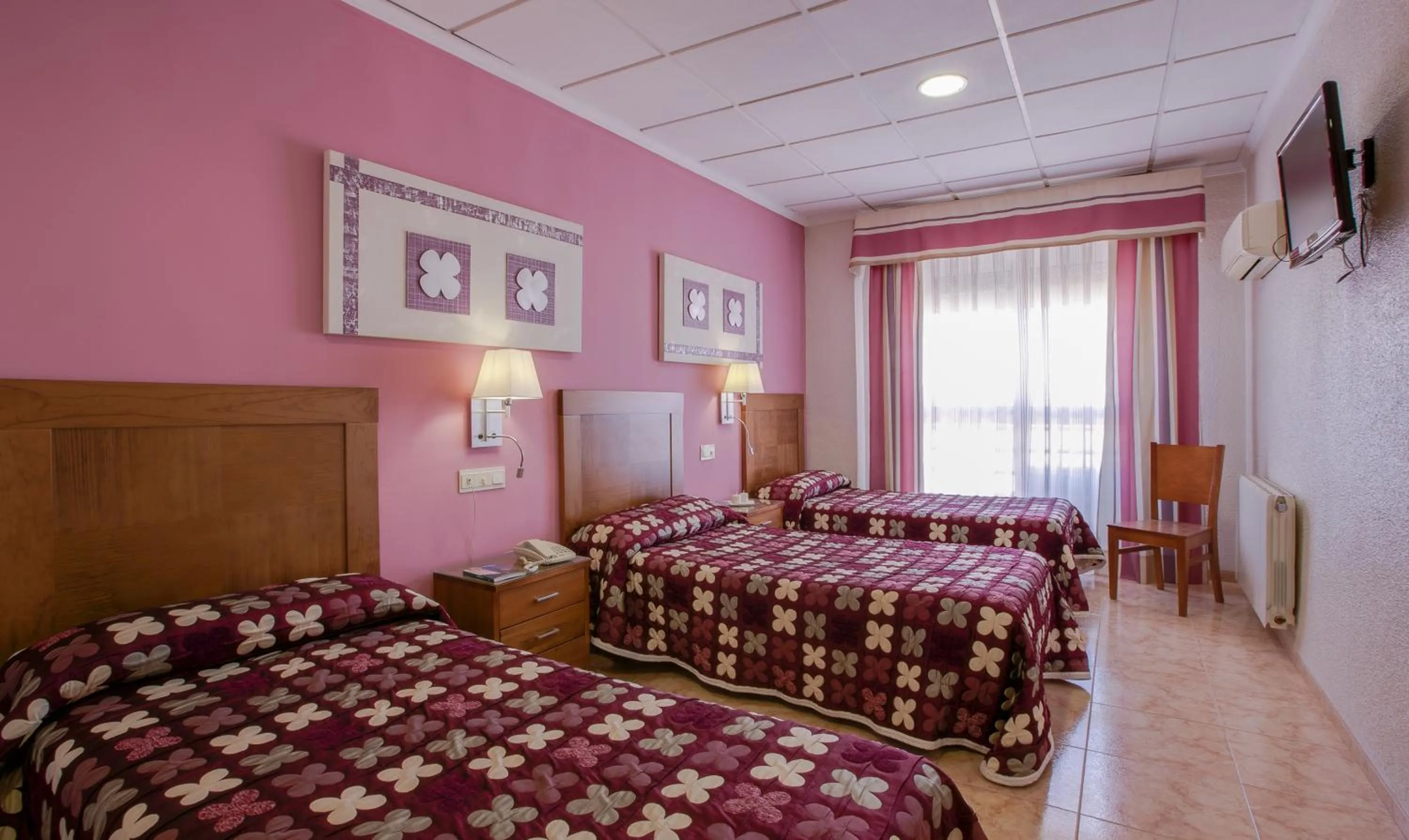 Triple Room in Manolo