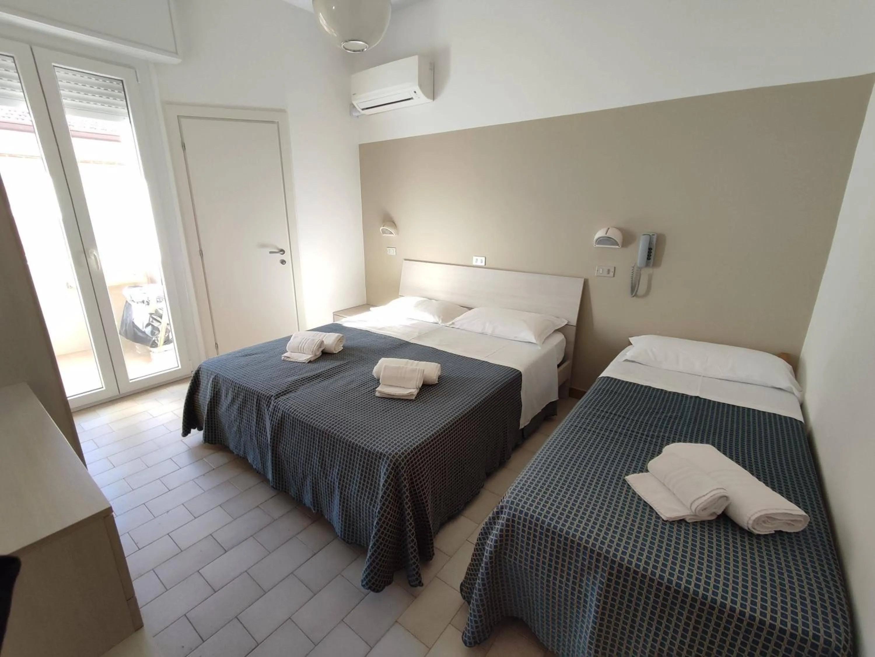 Triple Room in Hotel Atlas