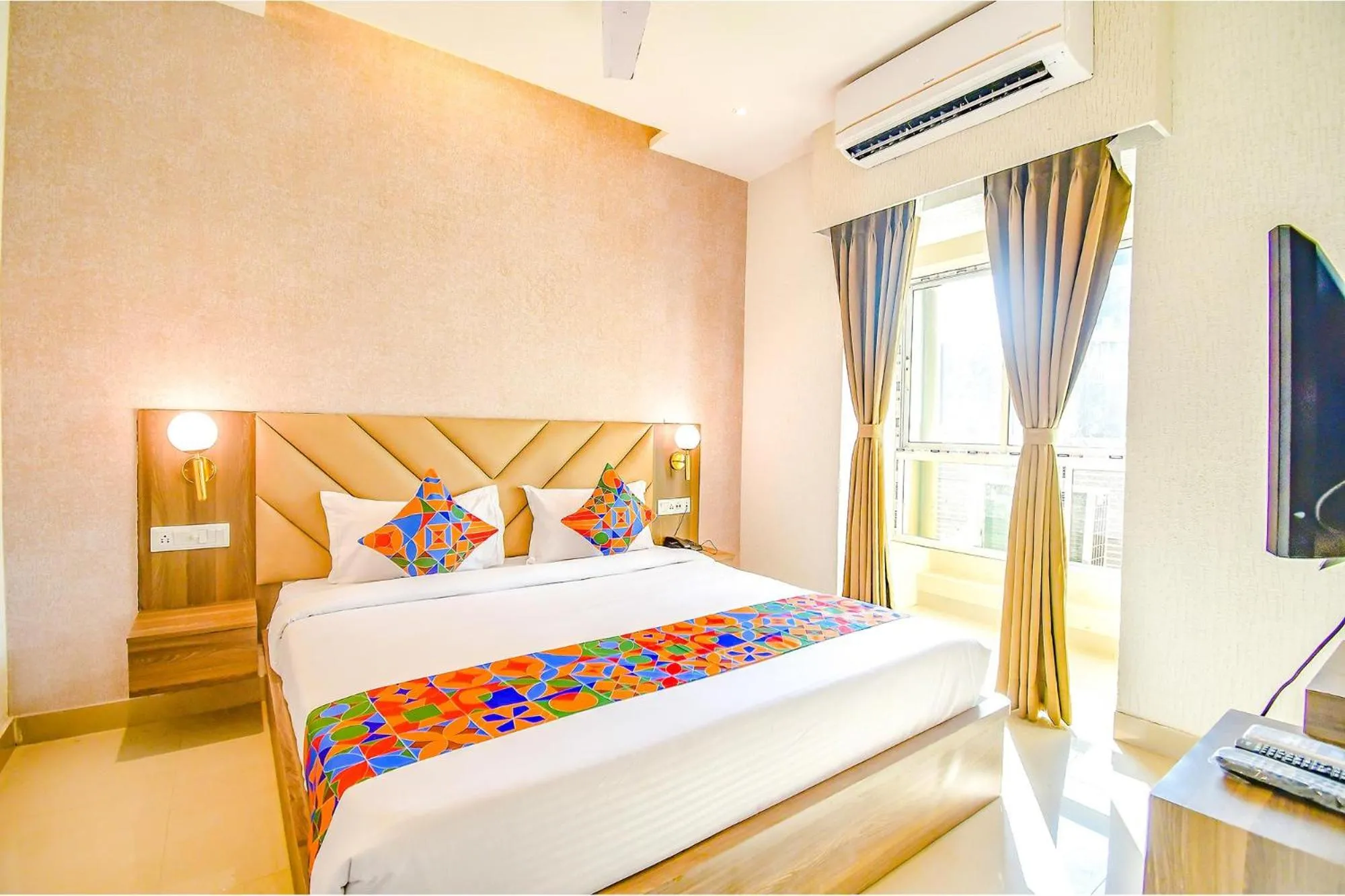 Deluxe Room - single occupancy in FabHotel Lake View Topsia