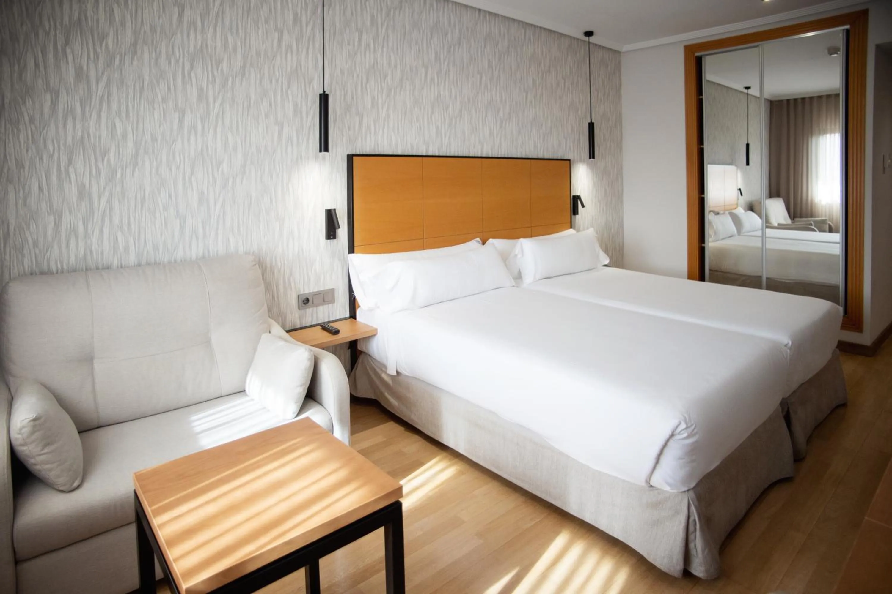 Twin Room for 1-2 people in Sercotel Gran Fama