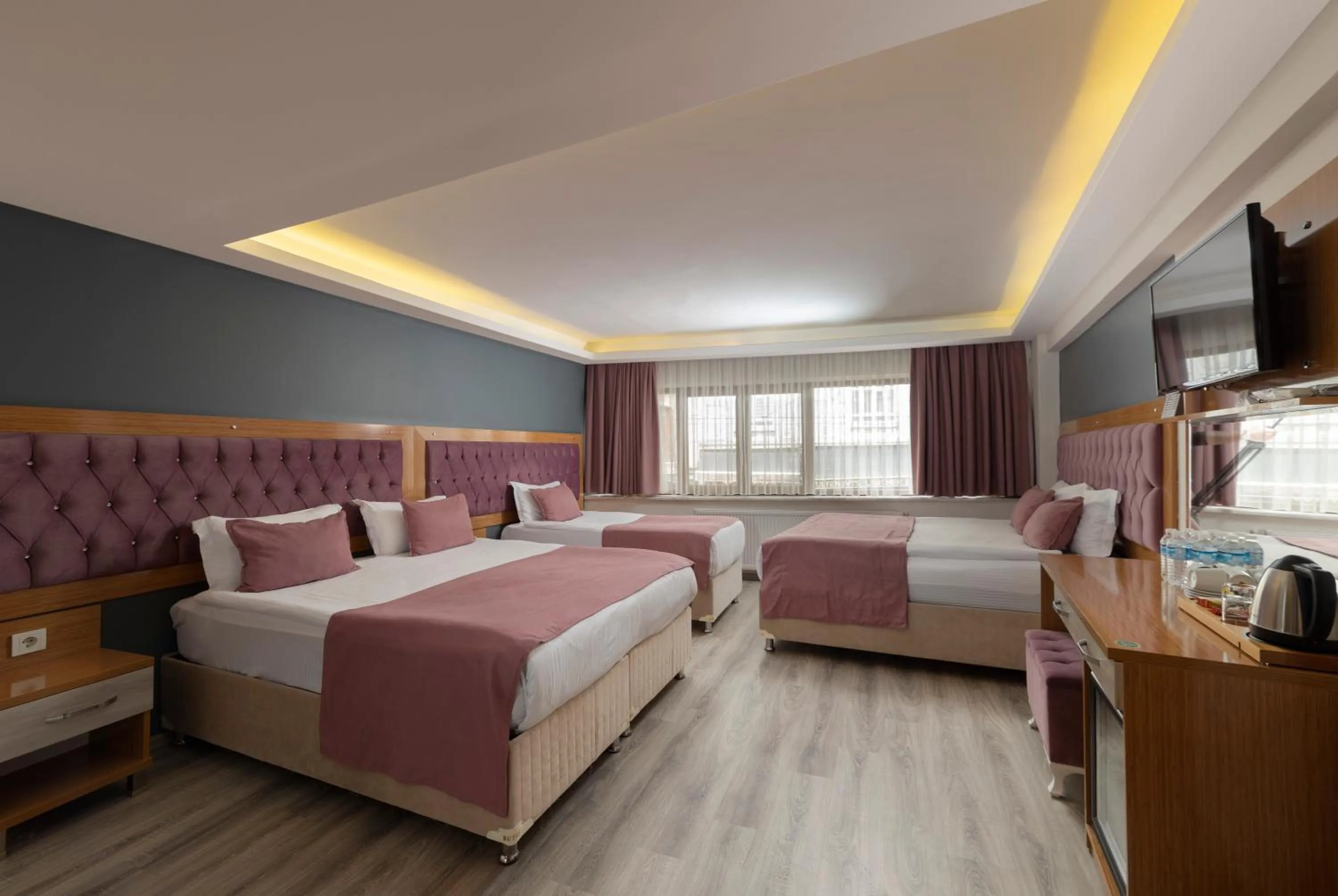 Family Room in Hotel Black Pearl