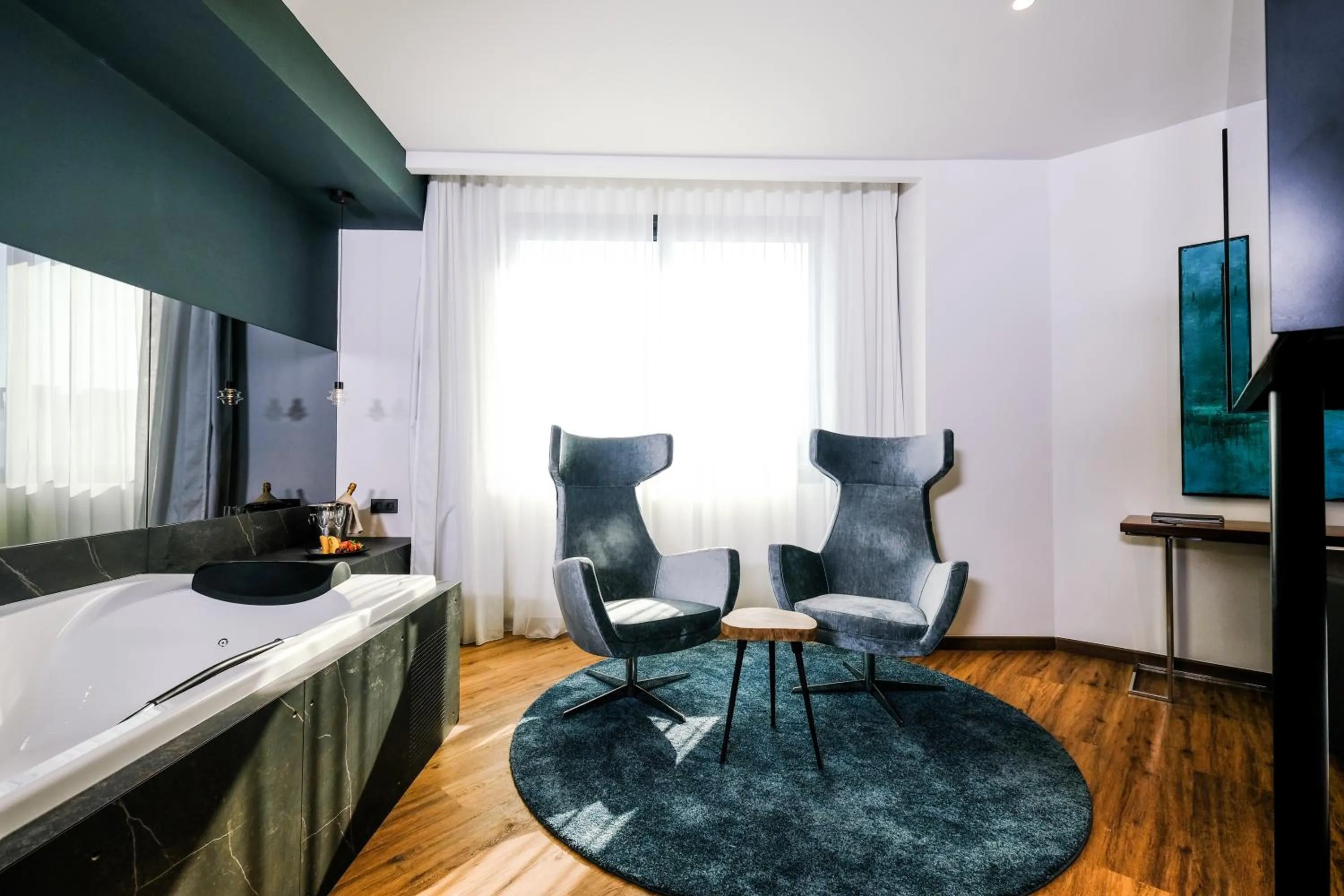 Suite with Hot Tub in Hotel SB Icaria