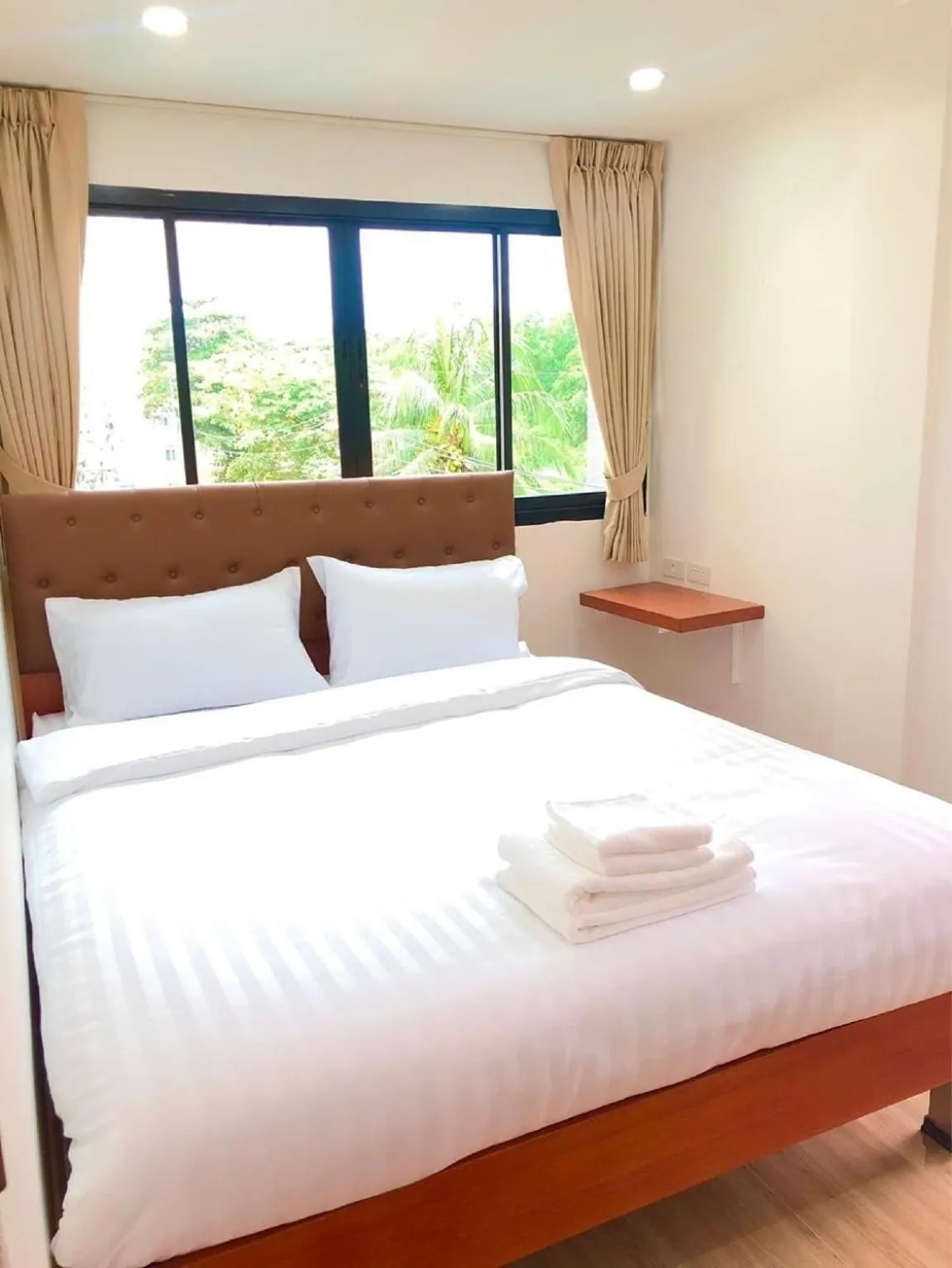 Deluxe Double Room in The Lodge Pattaya