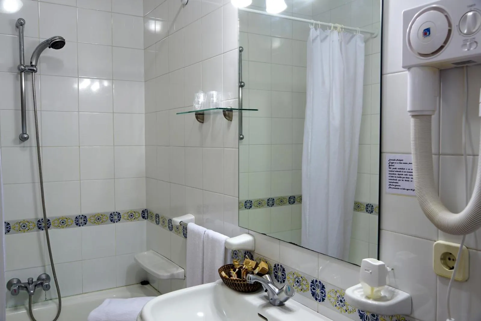 Twin Room - single occupancy in Pazo Almuzara