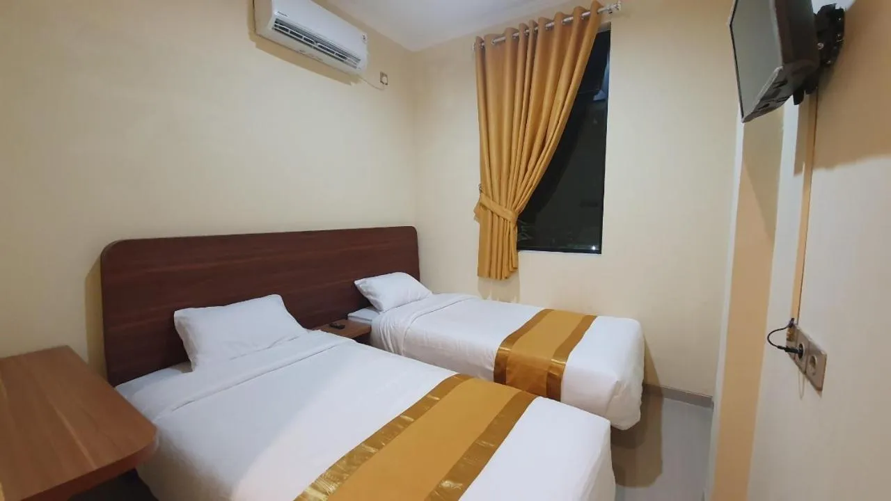 Standard Twin Room in Harmony Inn Belitung - City Hotel
