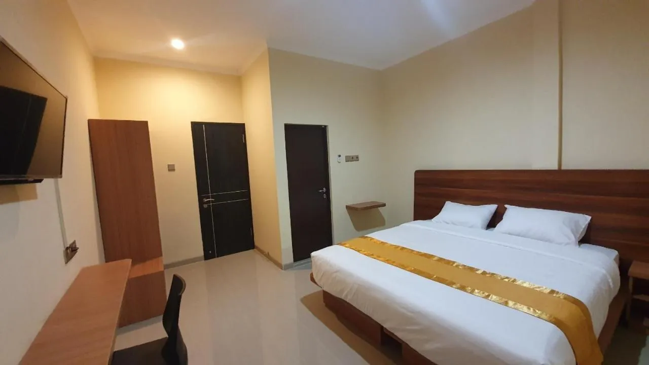 Deluxe Double Room in Harmony Inn Belitung - City Hotel