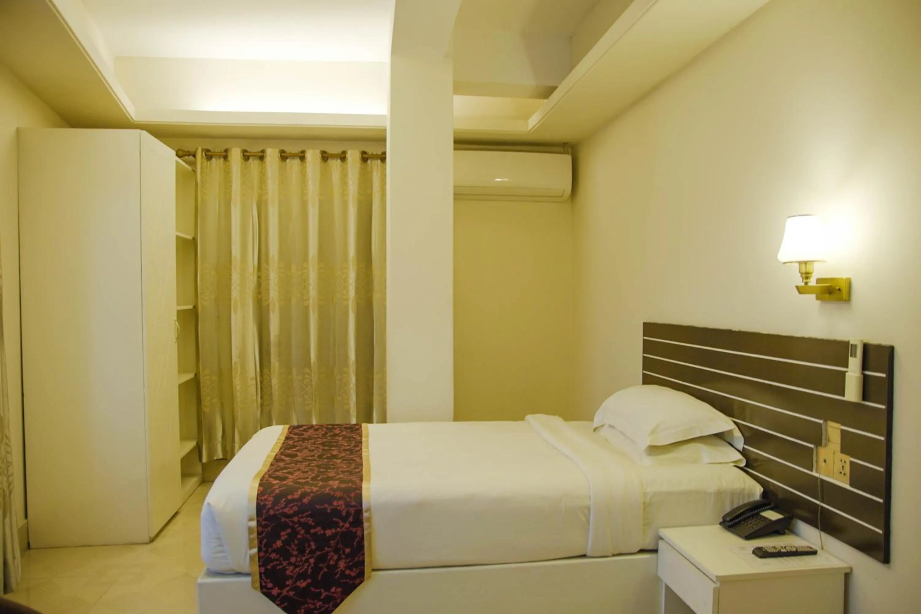 Standard Single Room in Hotel Shuktara Dhaka