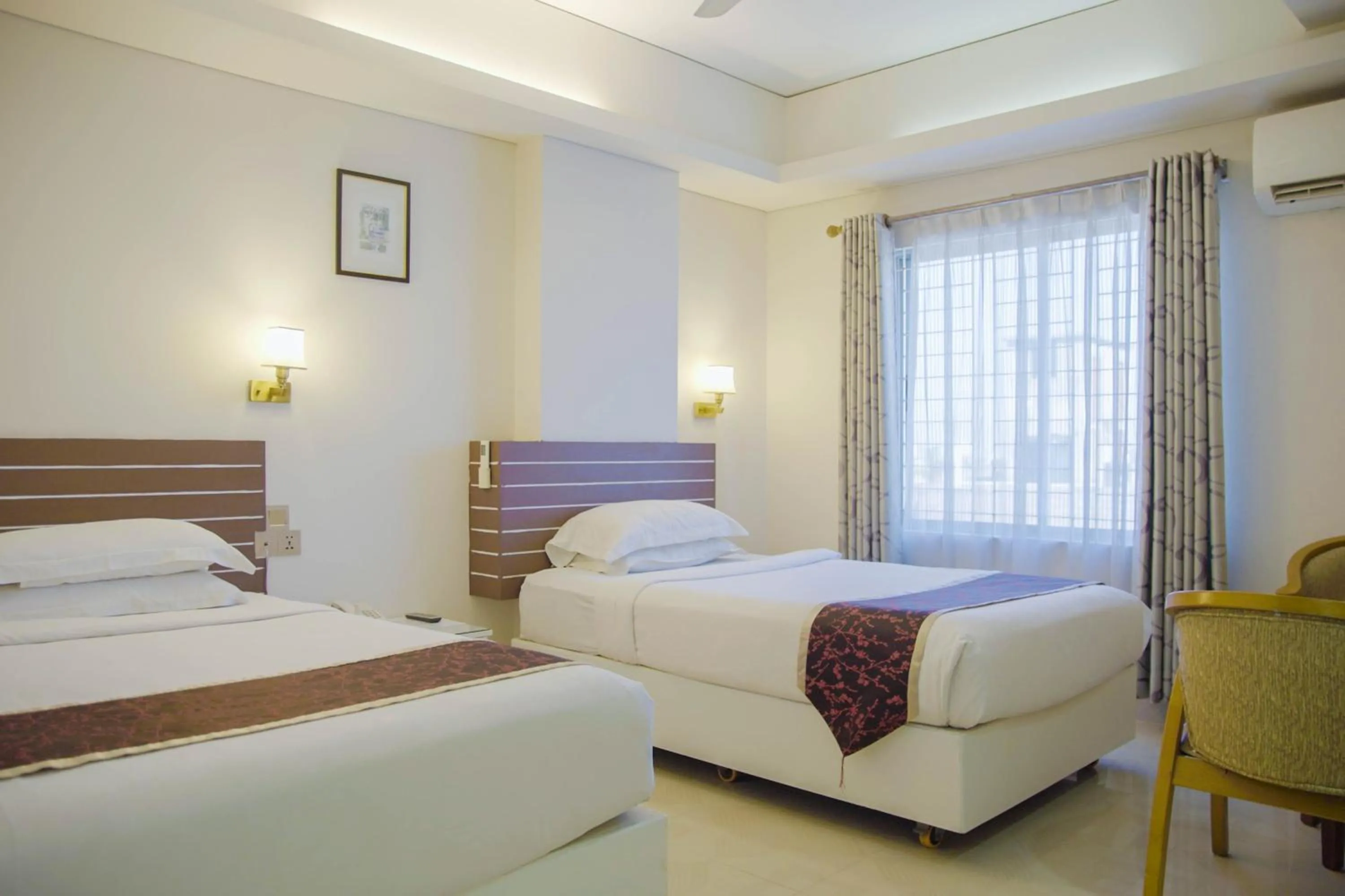 Superior Twin Room in Hotel Shuktara Dhaka