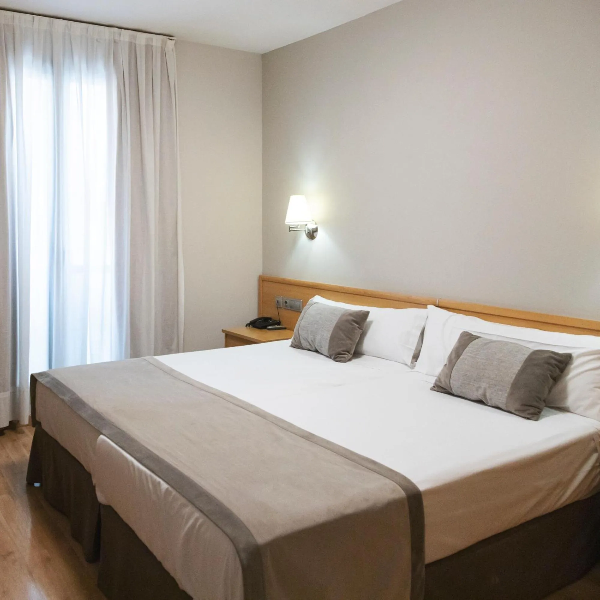 Twin Room in Hotel Real