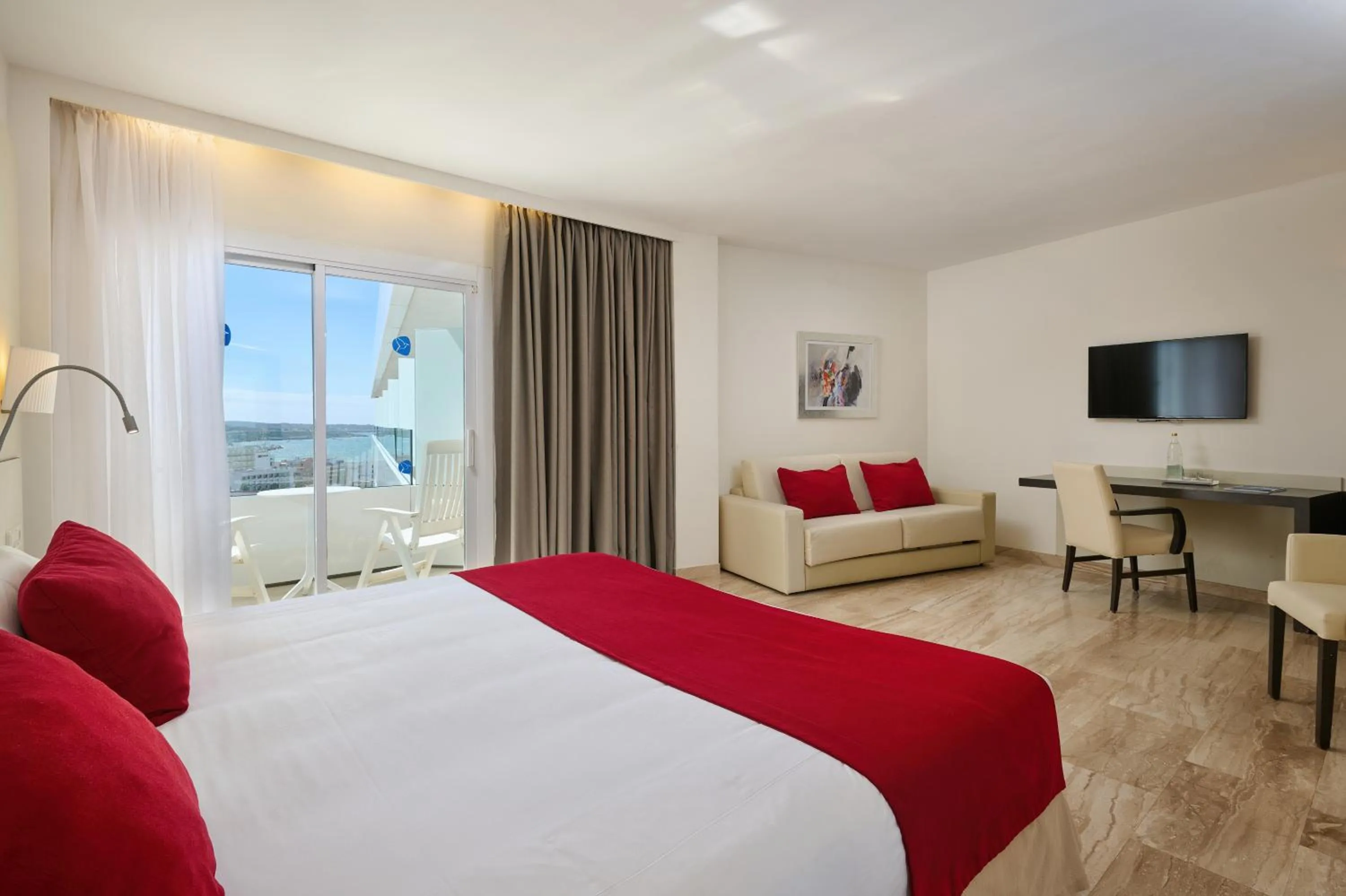 Junior Suite (2 Adults + 1 Child) in Grupotel Taurus Park