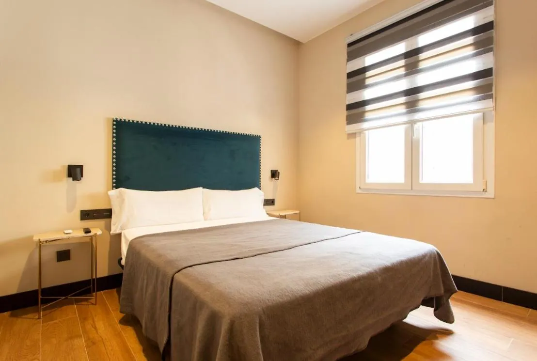 Budget Double or Twin Room in Negresco Gran Via