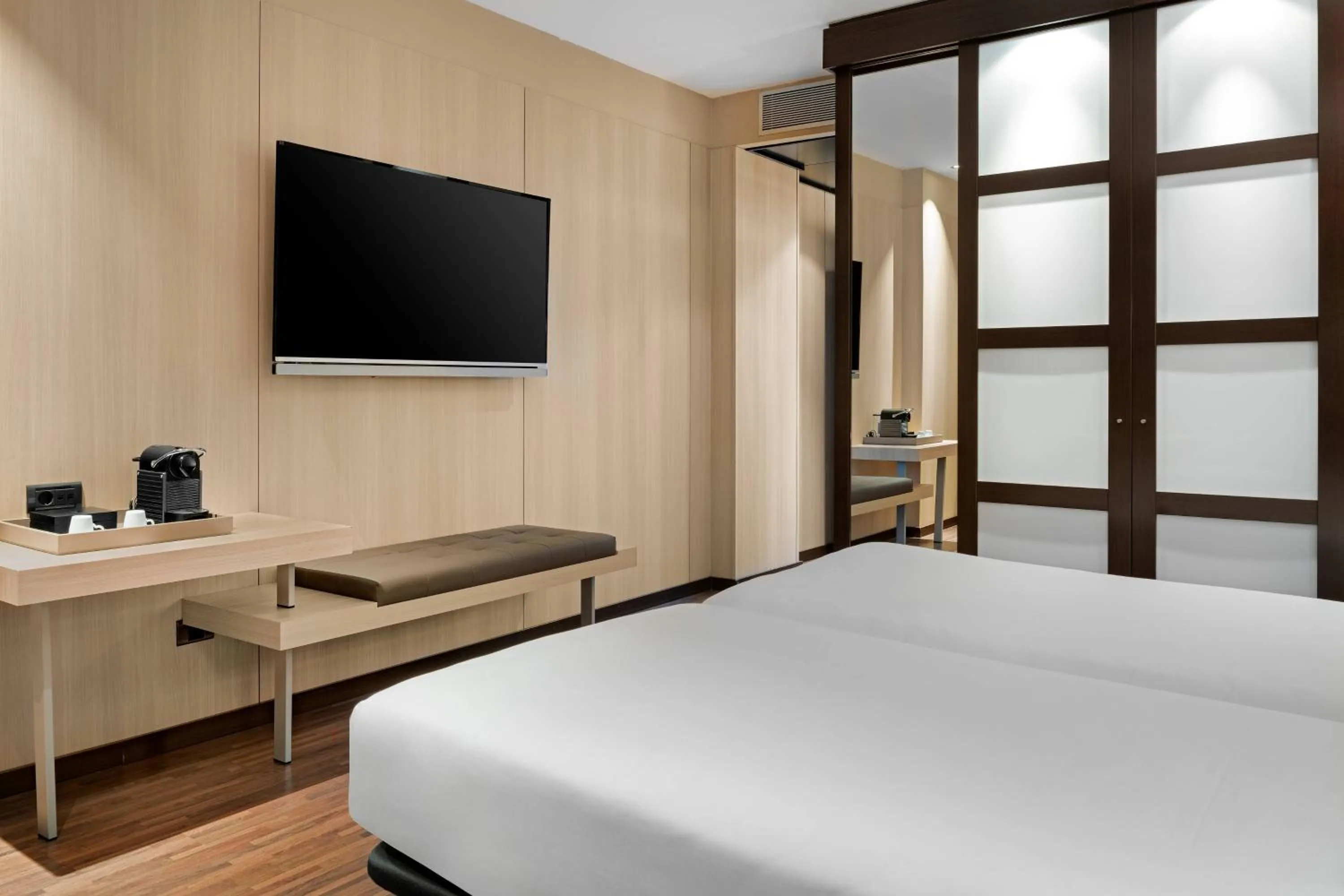 Standard Twin Room in AC Hotel Barcelona Fórum by Marriott