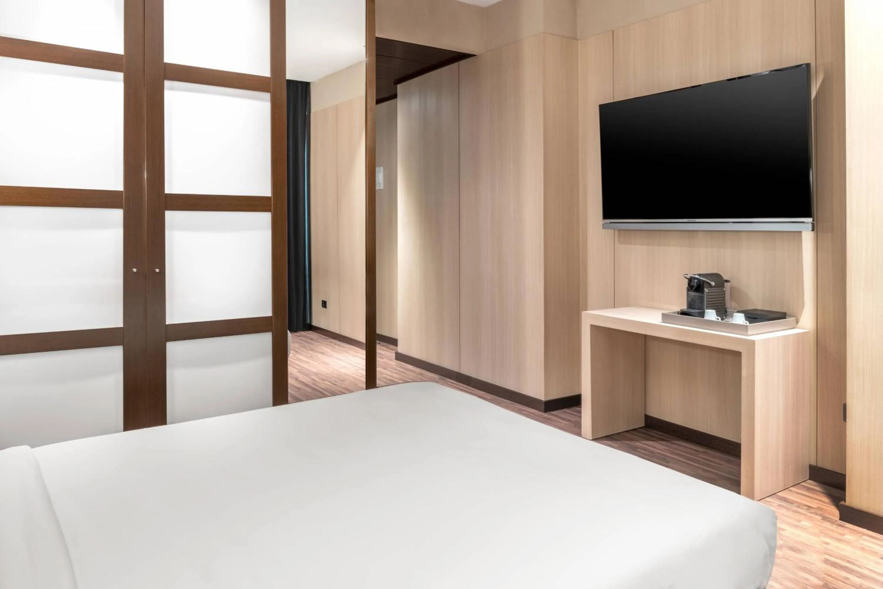 Standard Queen Room in AC Hotel Barcelona Fórum by Marriott