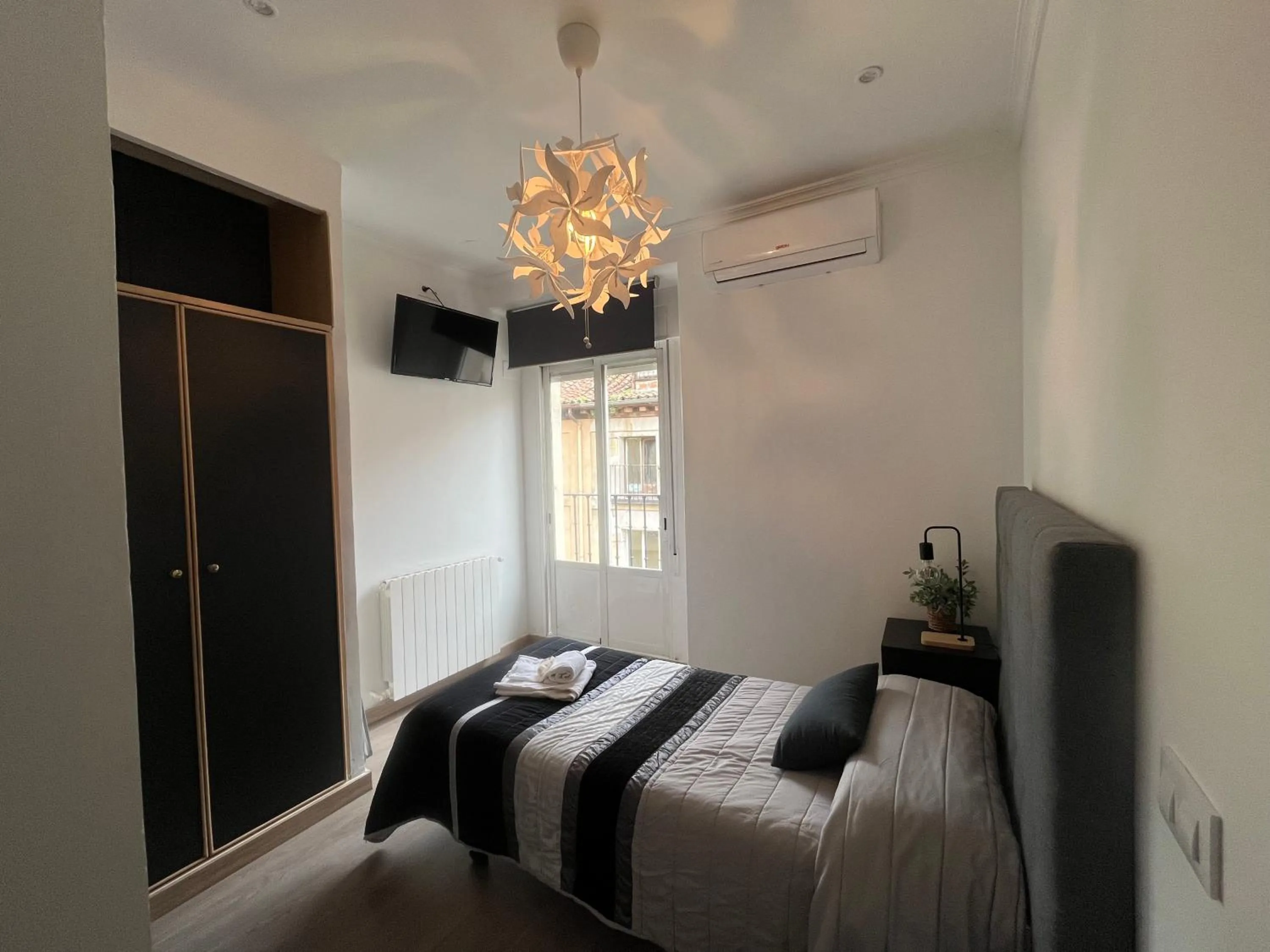 Single Room in Hostal Inter Plaza Mayor AUTO CHECK IN