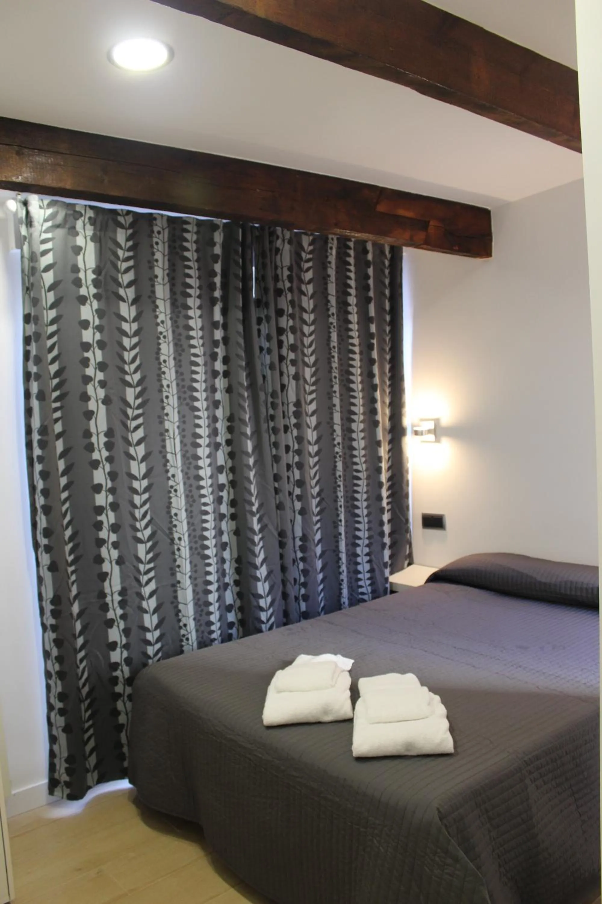 Double Room with Terrace in Hostal Inter Plaza Mayor AUTO CHECK IN