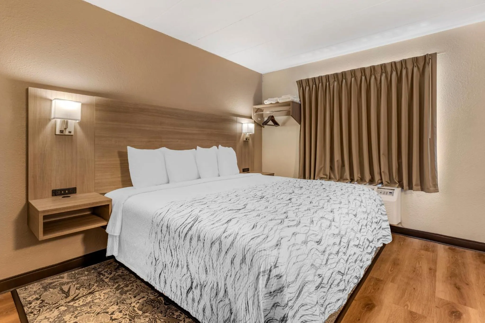 Superior King Room with Kitchen Non-Smoking in Red Roof Inn Bourbonnais