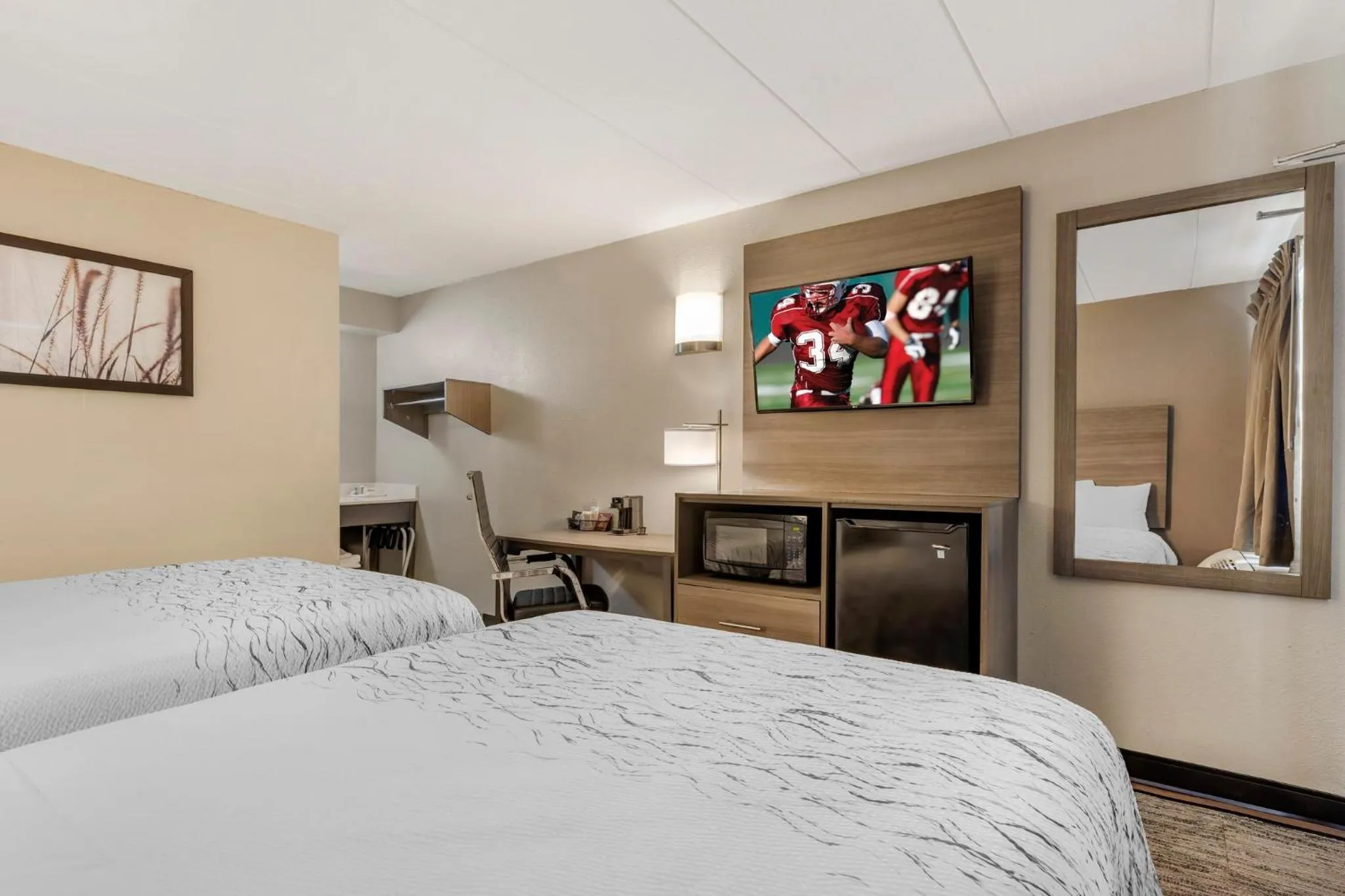 Deluxe Room with Two Queen Beds Non-Smoking in Red Roof Inn Bourbonnais