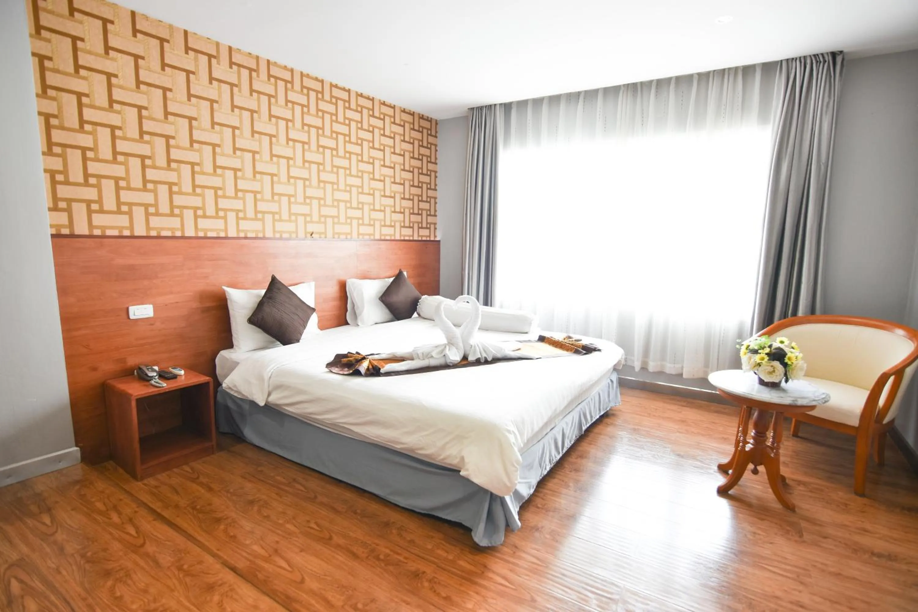 Deluxe King Room - single occupancy in CBD Hotel Suratthani