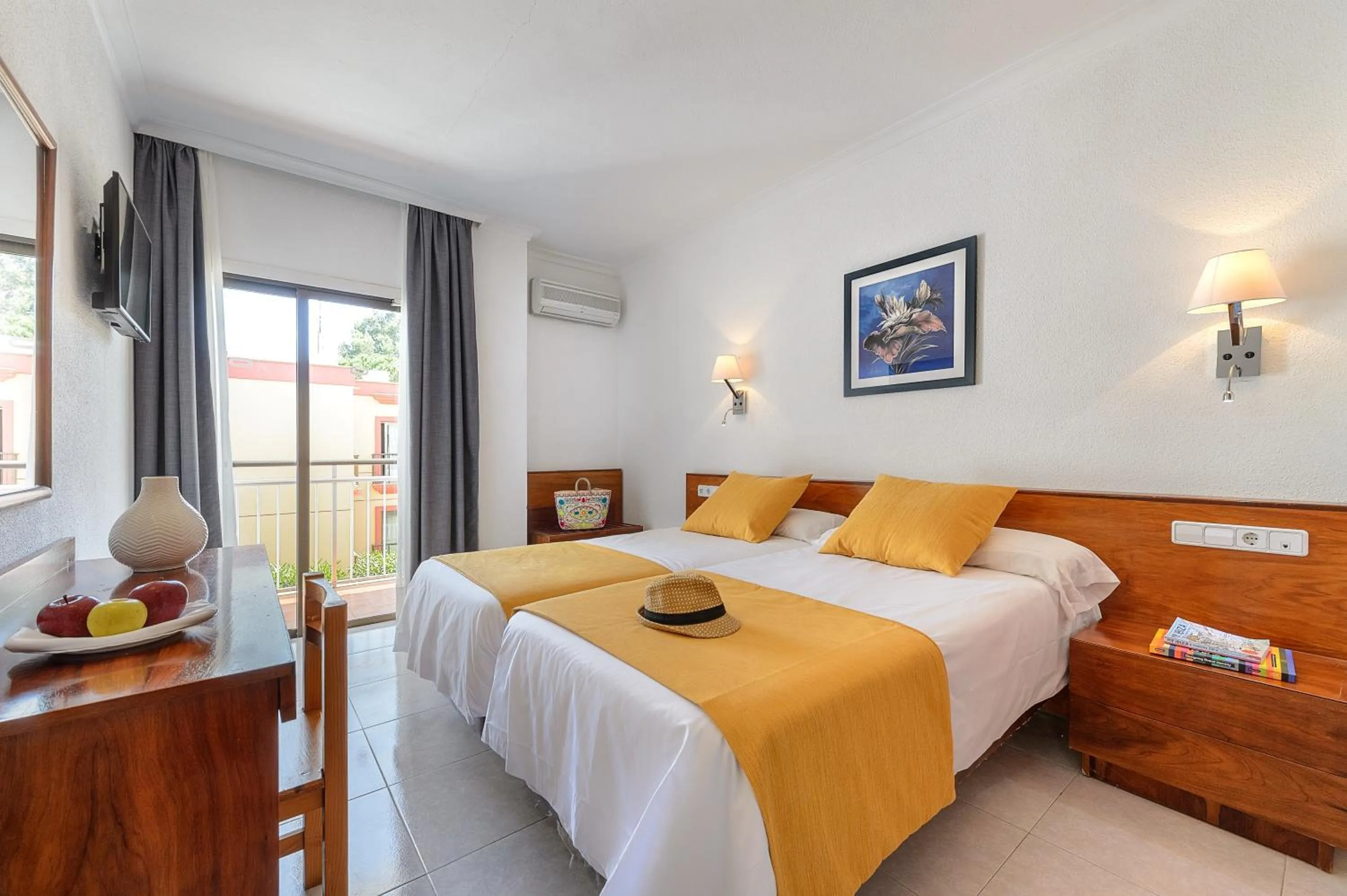 Twin Room - single occupancy in Aparthotel Vibra Bay