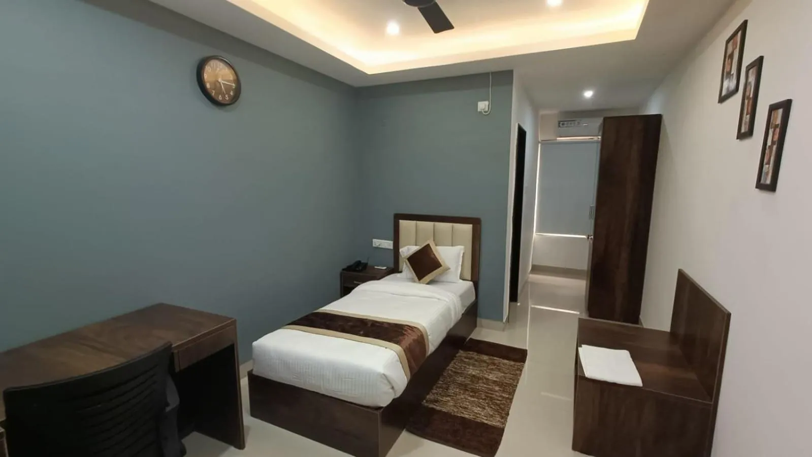 Deluxe Single Room in Hotel The Classic Verna