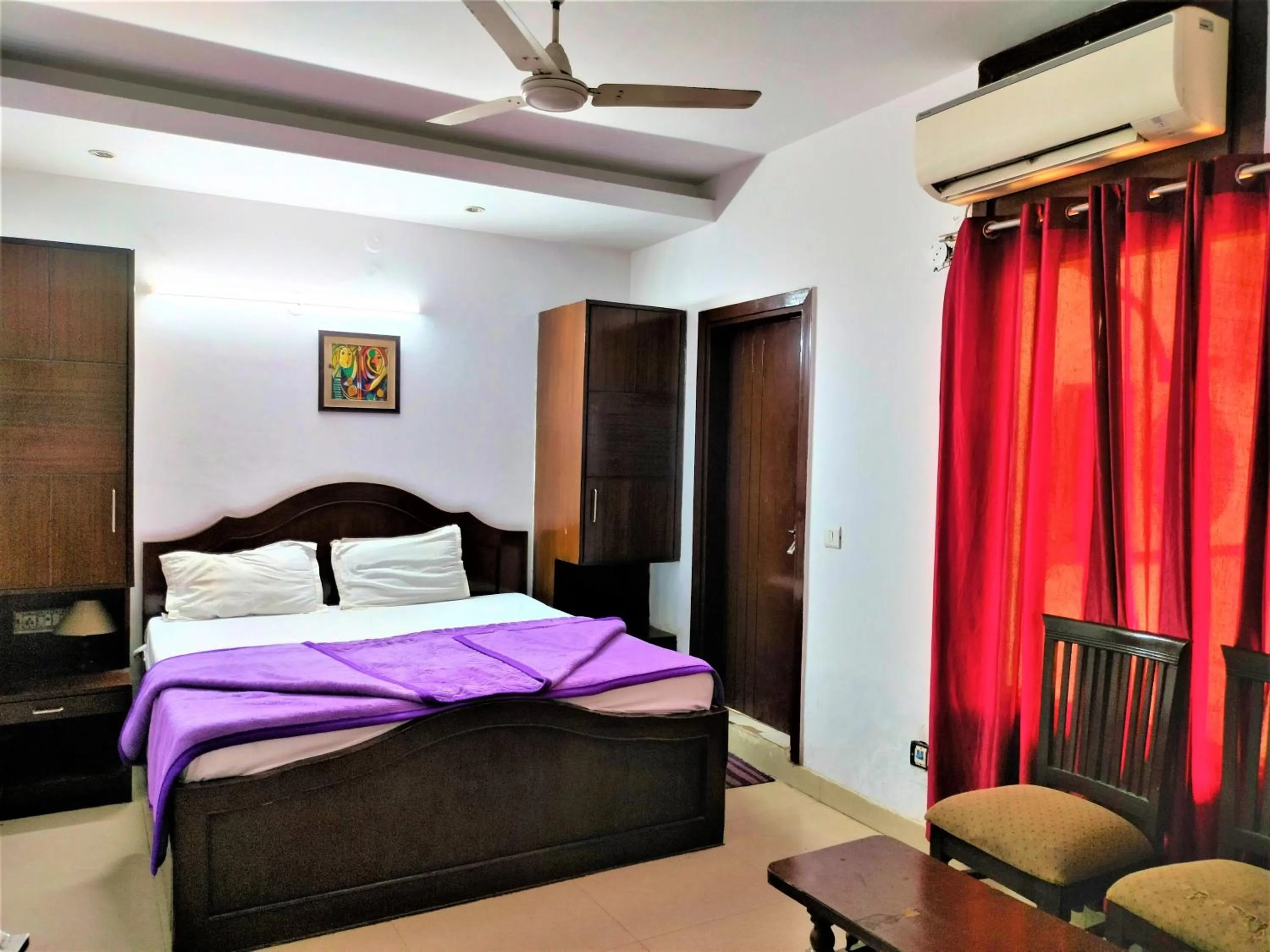 Standard Double Room with Fan in Hotel White Palace,Nizamuddin Railway Station