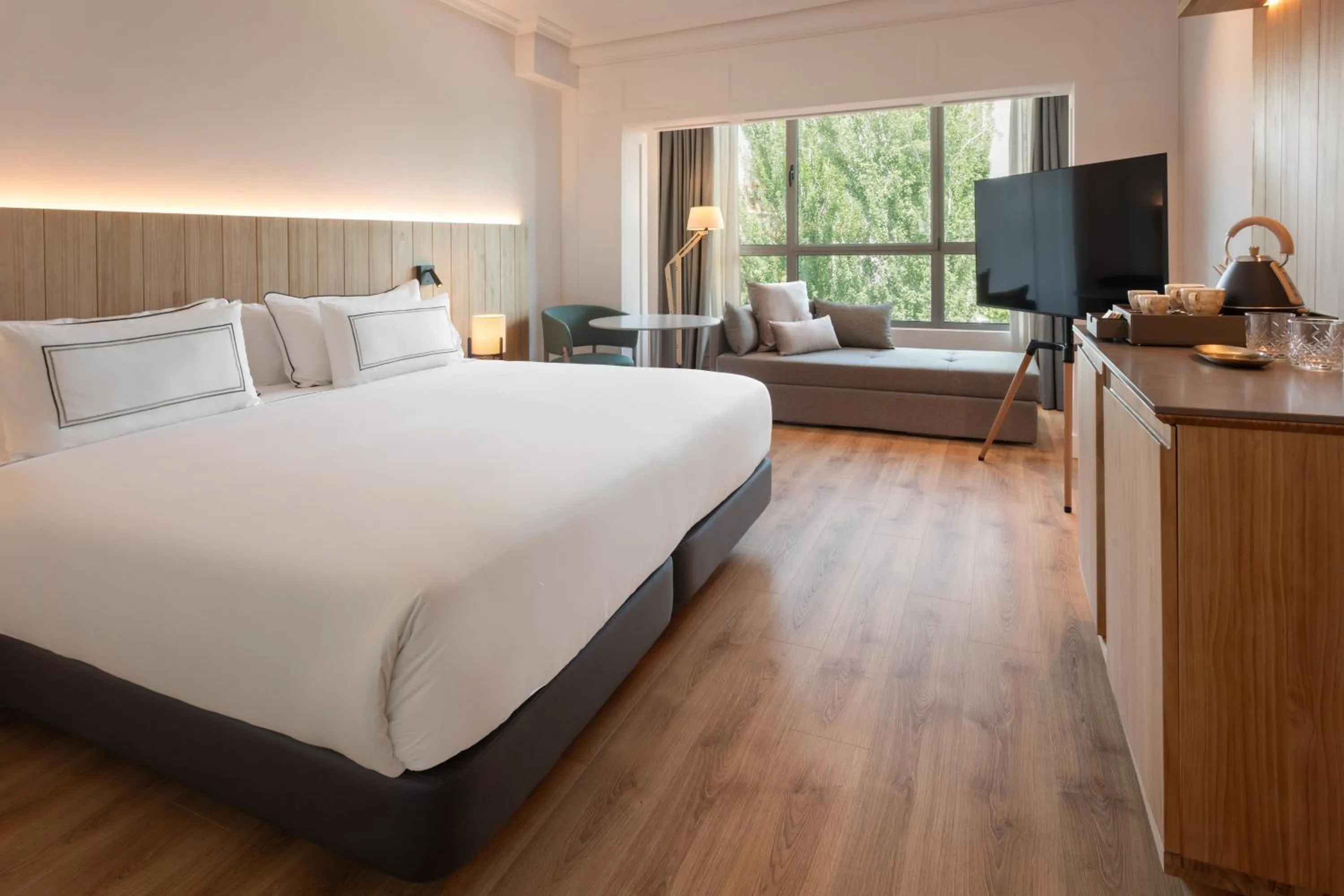 Superior Connecting Room in Melia Barajas