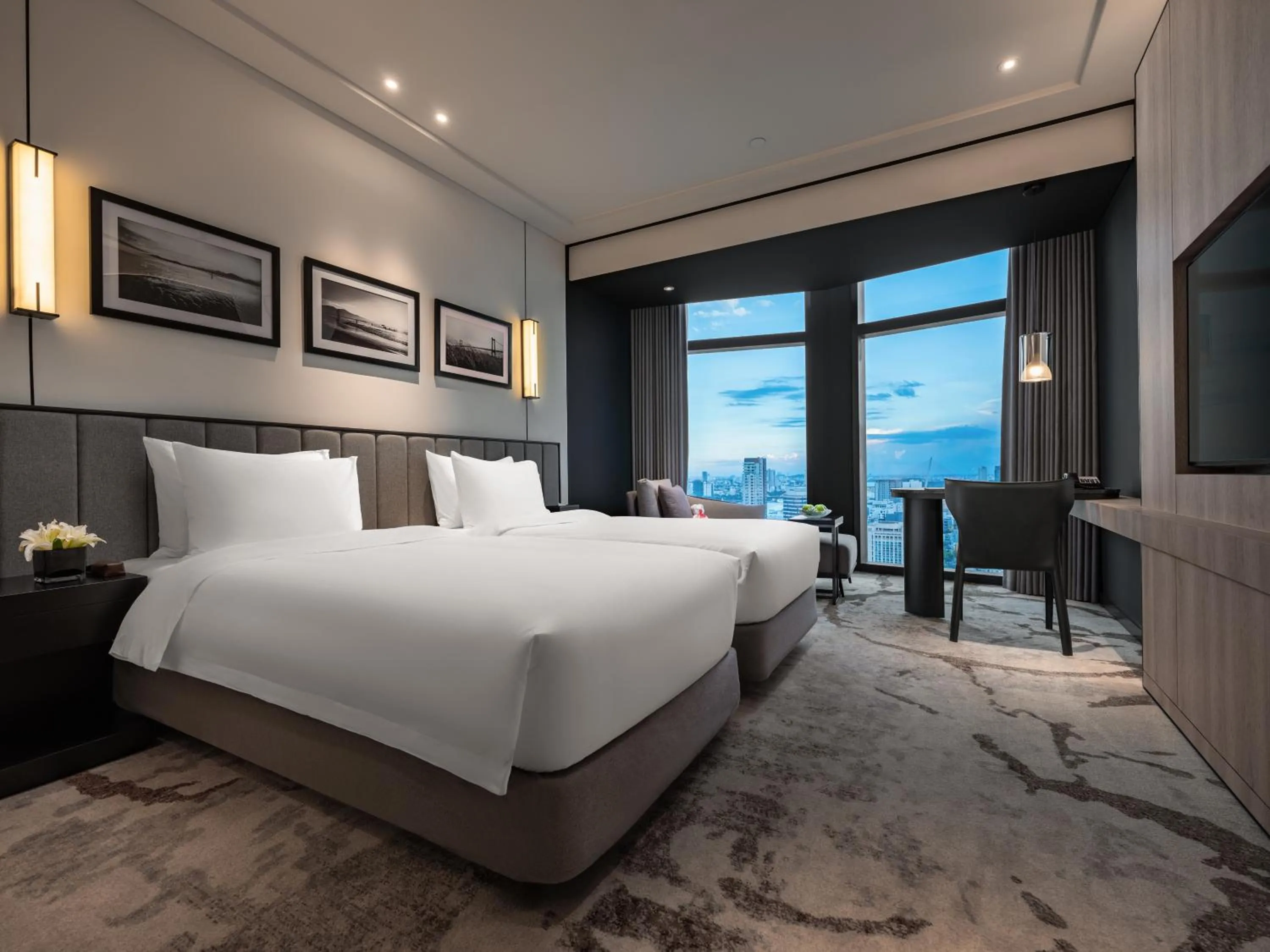 Deluxe Twin Room with Panoramic City View in Crowne Plaza Danang City Centre by IHG