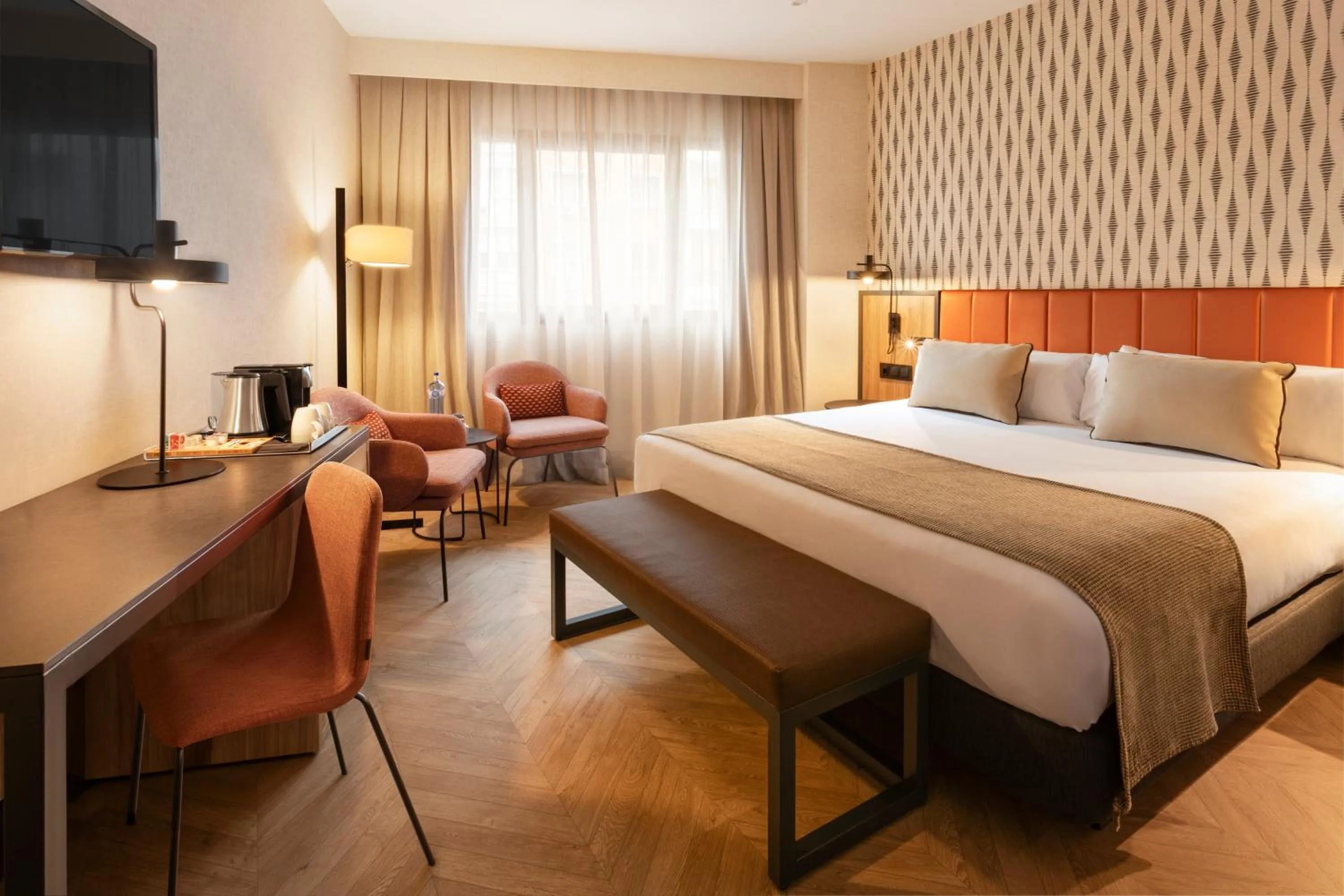 Superior Double Room in Catalonia El Retiro