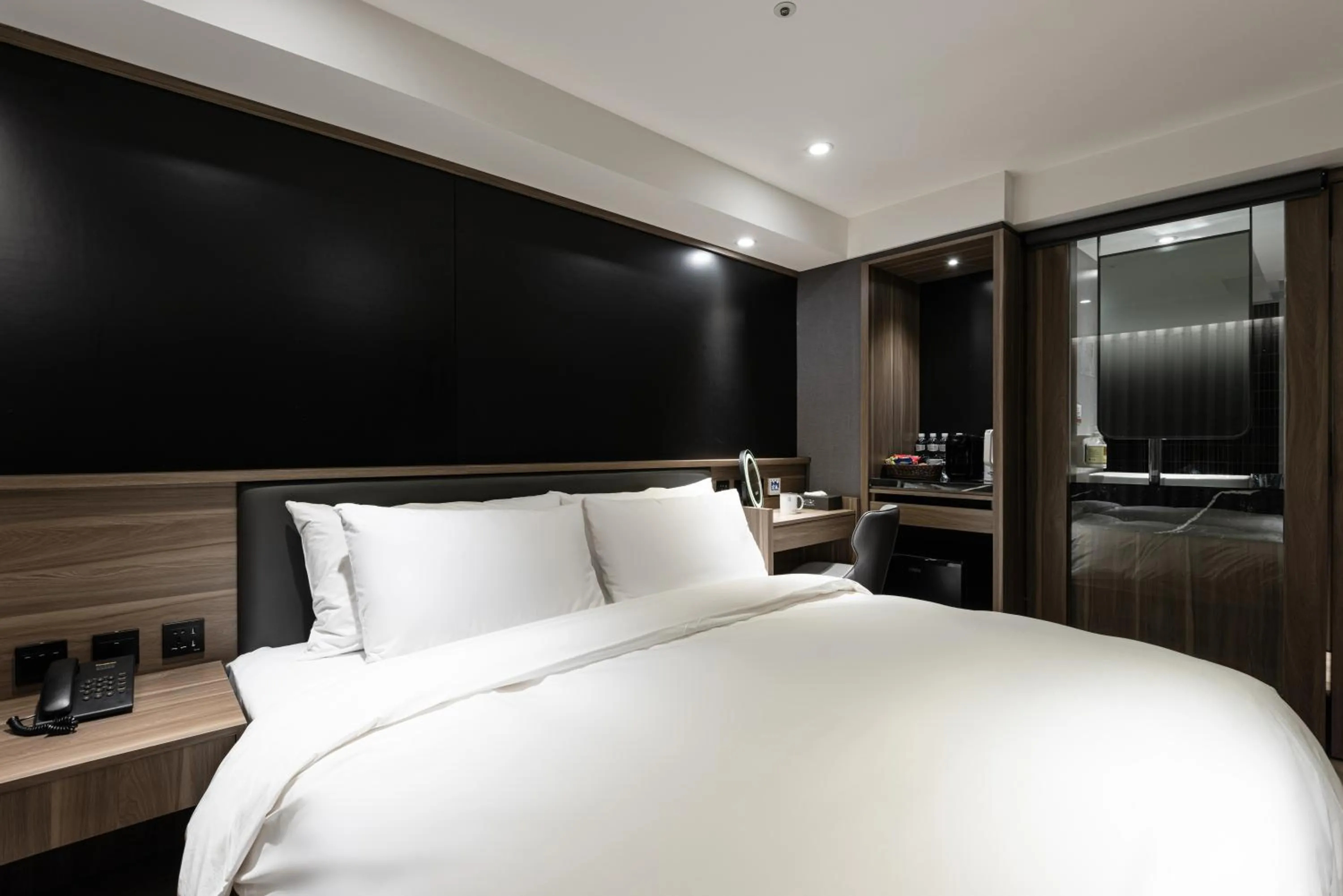 Small Double Room in Autumn Willow Hotel