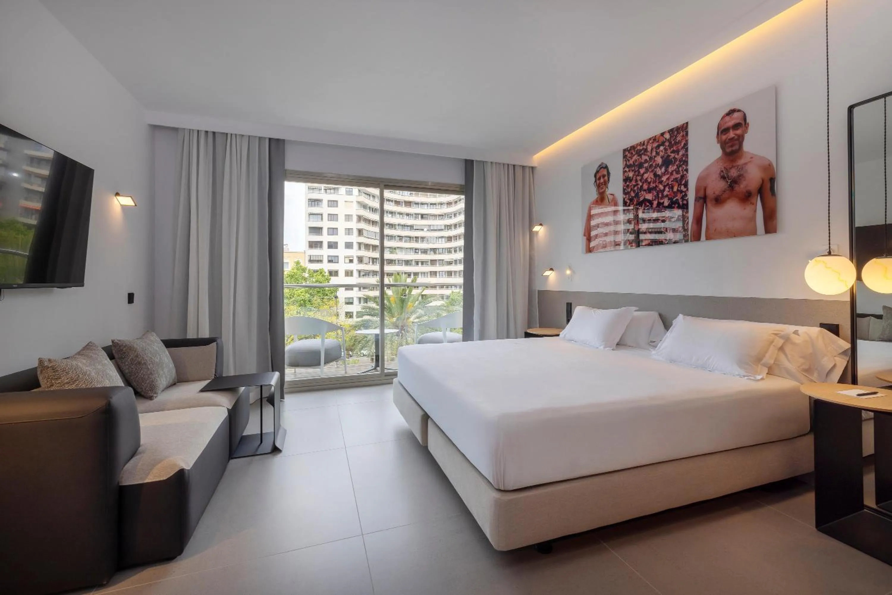 Junior Suite - single occupancy in HM Jaime III