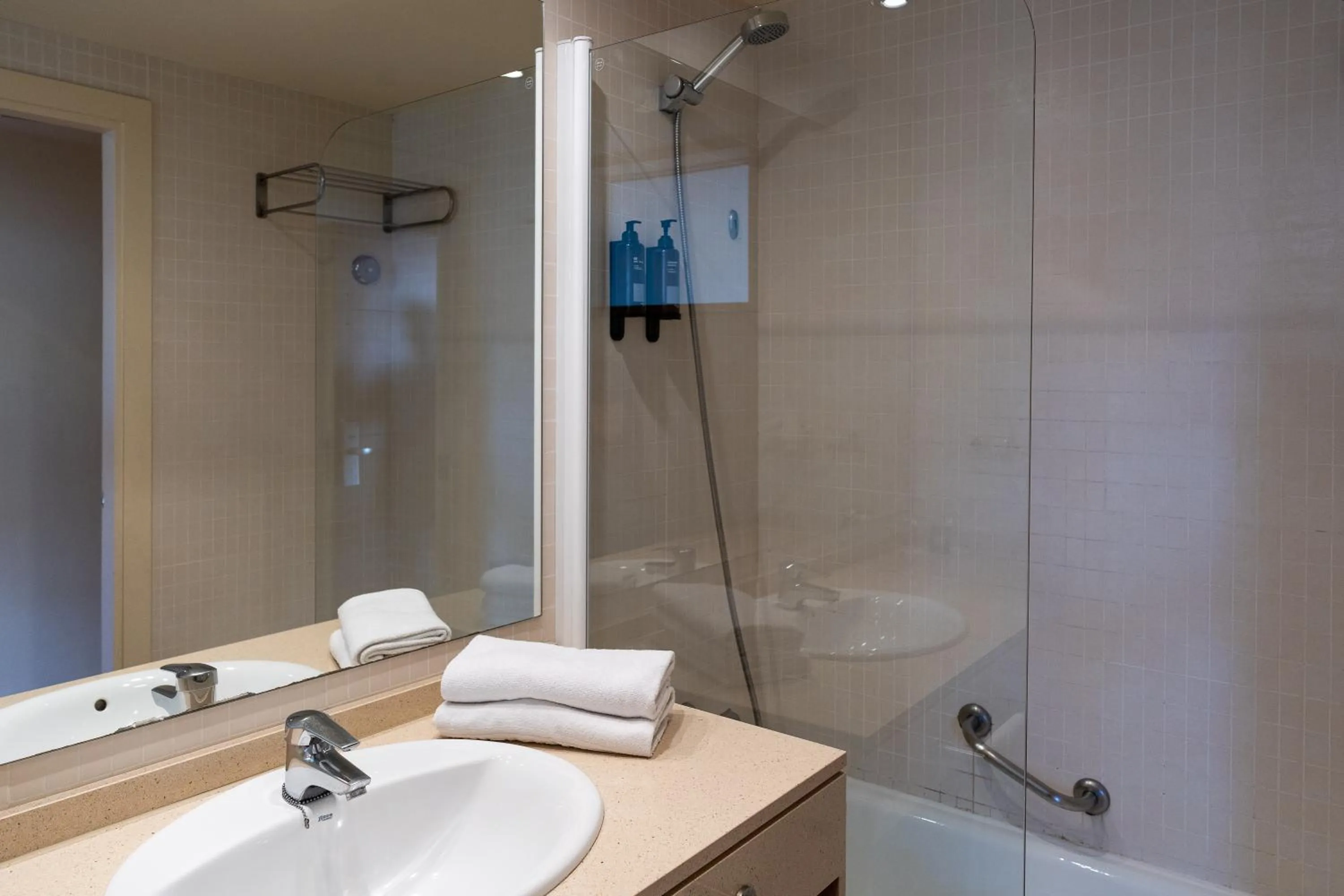 Classic Double Room with Balcony (2 Adults) in Hotel Alcossebre