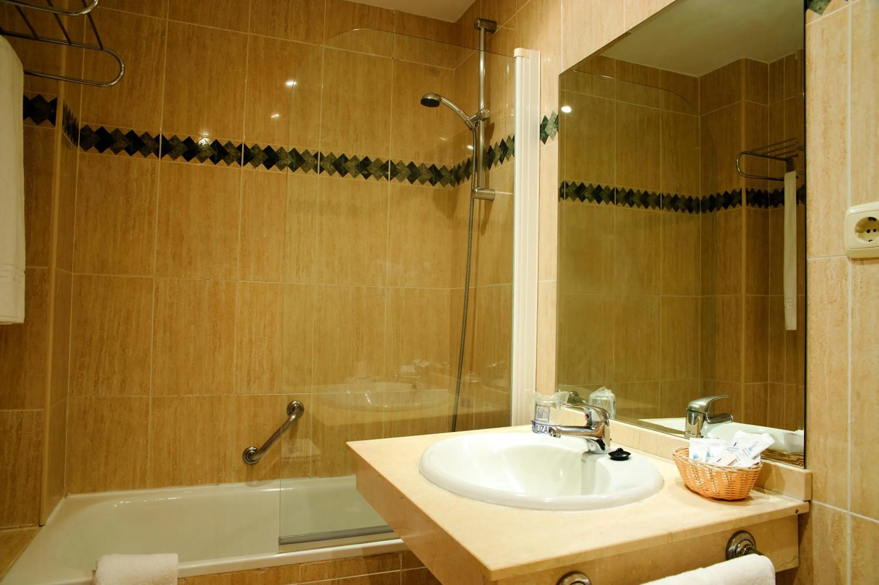 One-Bedroom Apartment with Side Sea View in Puerto Azul Marbella