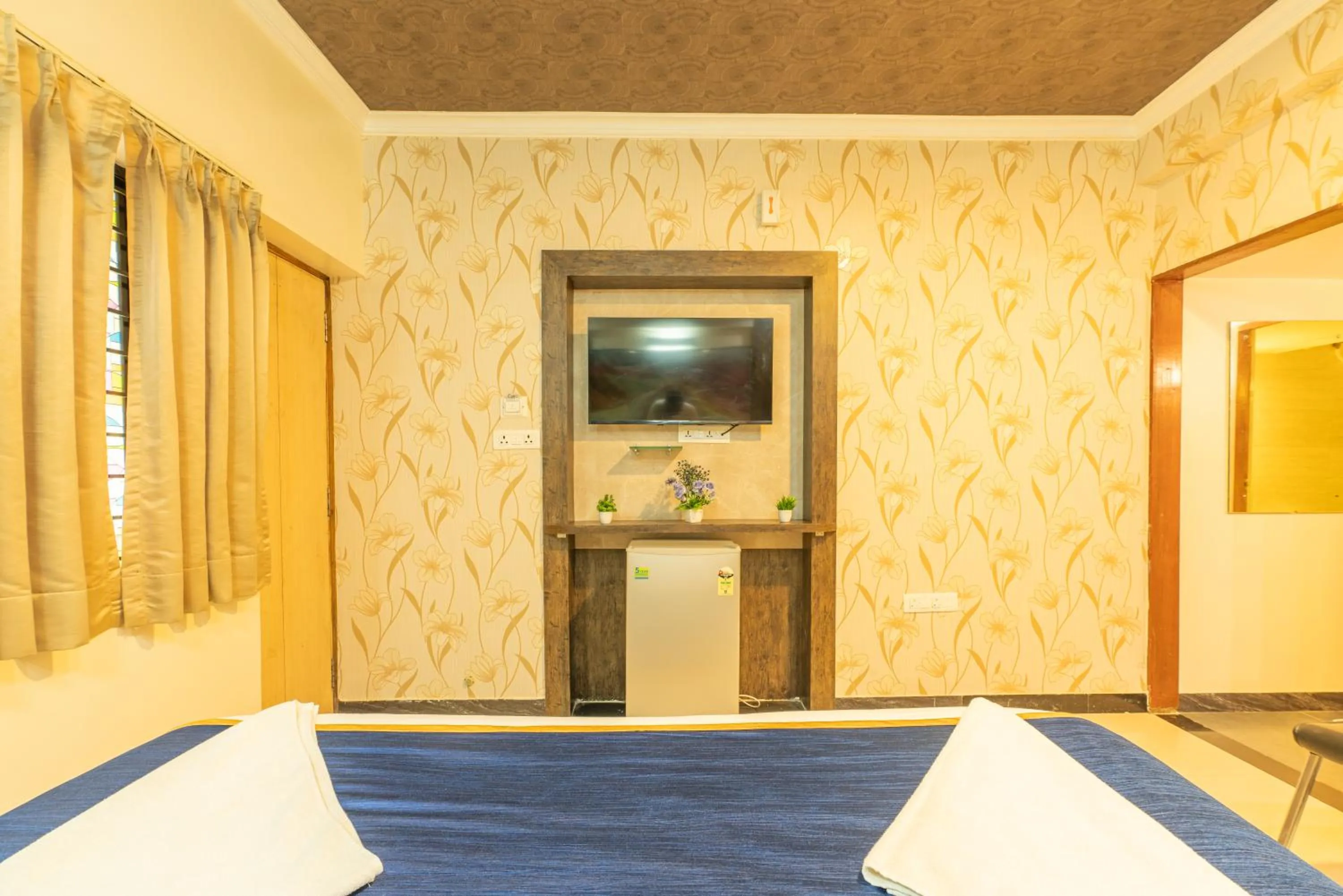 Superior Studio - single occupancy in Seasons Suites - JP Nagar