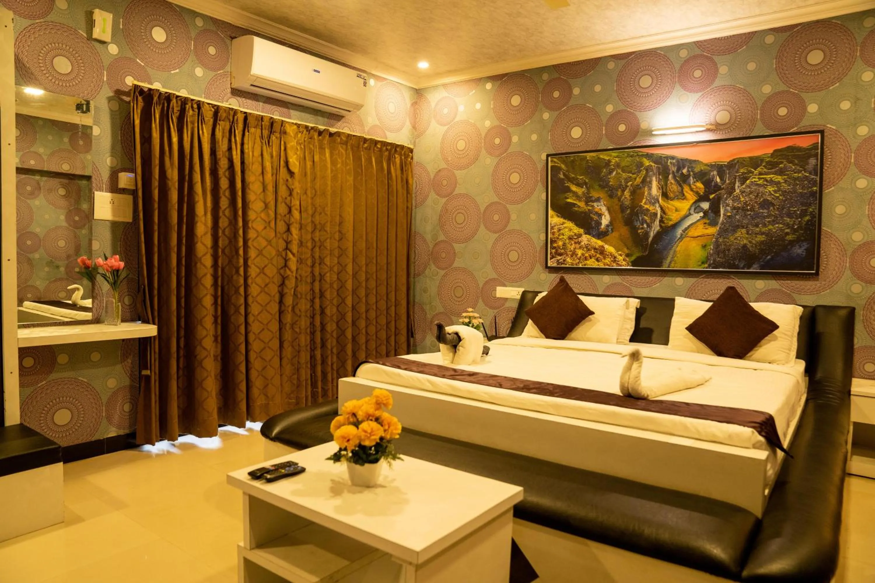 Quadruple Room with Balcony in Seasons Suites - JP Nagar