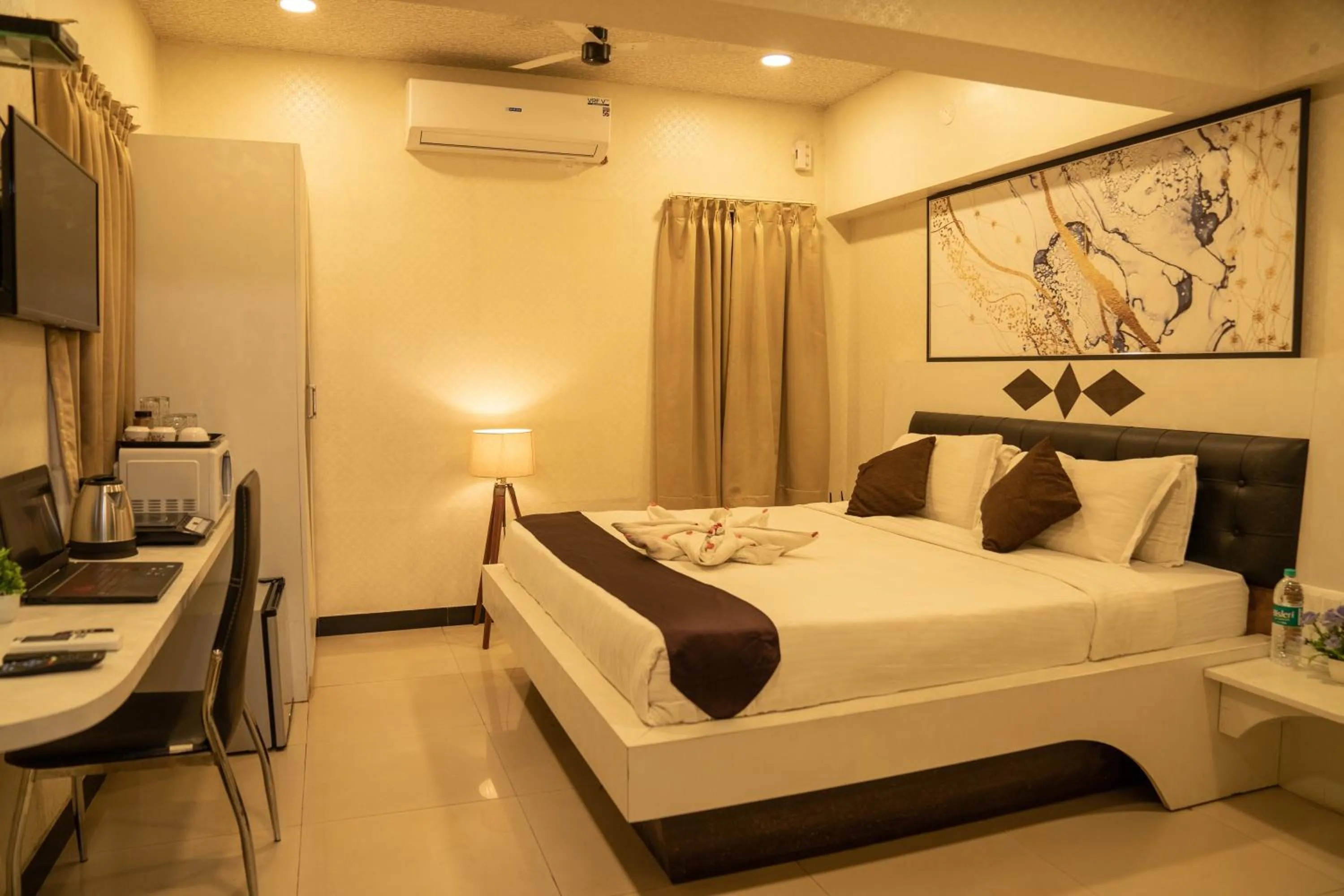 King Room with Balcony - single occupancy in Seasons Suites - JP Nagar