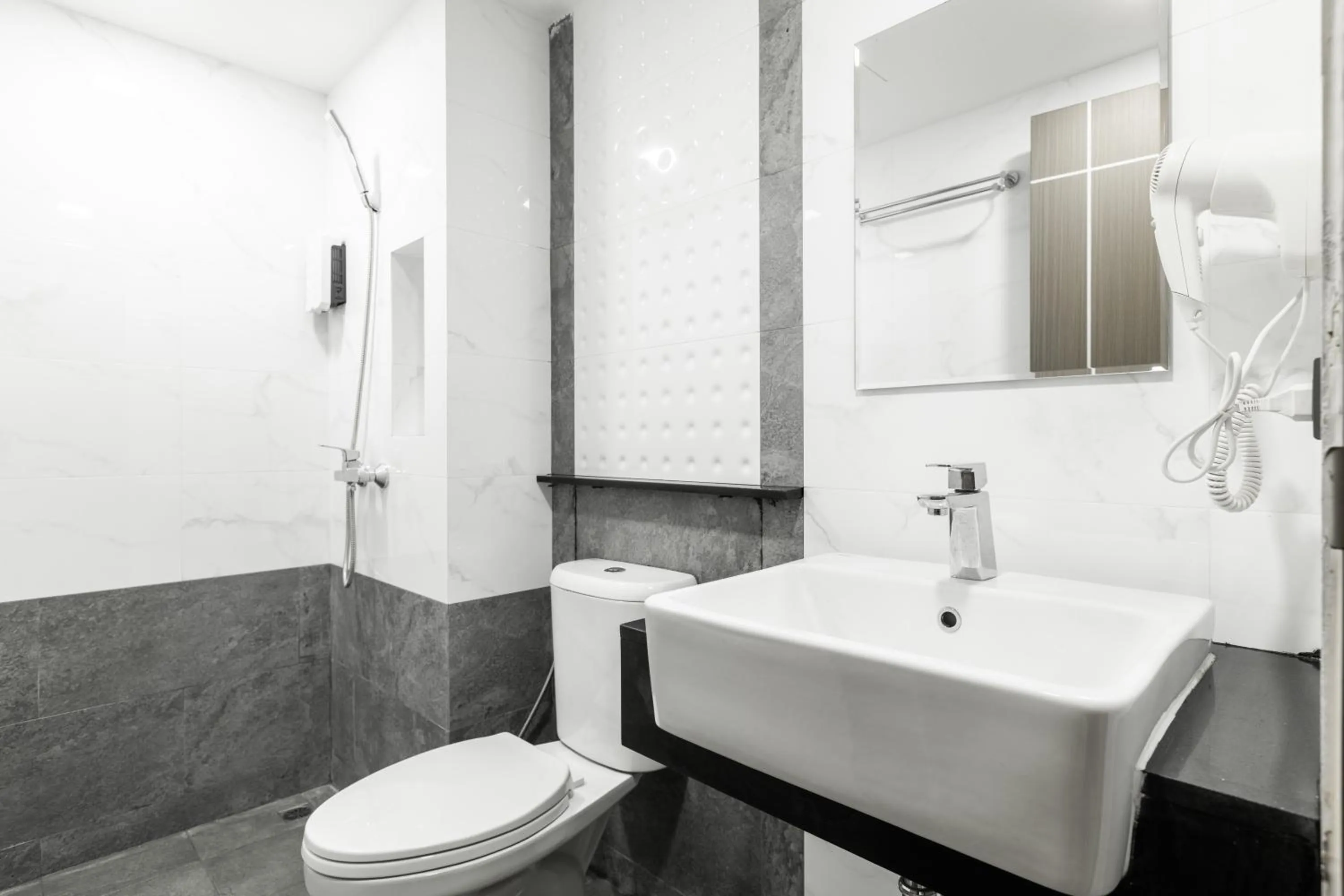 Superior Twin Room in City Park Hotel Bangkok Pratunam by PCL