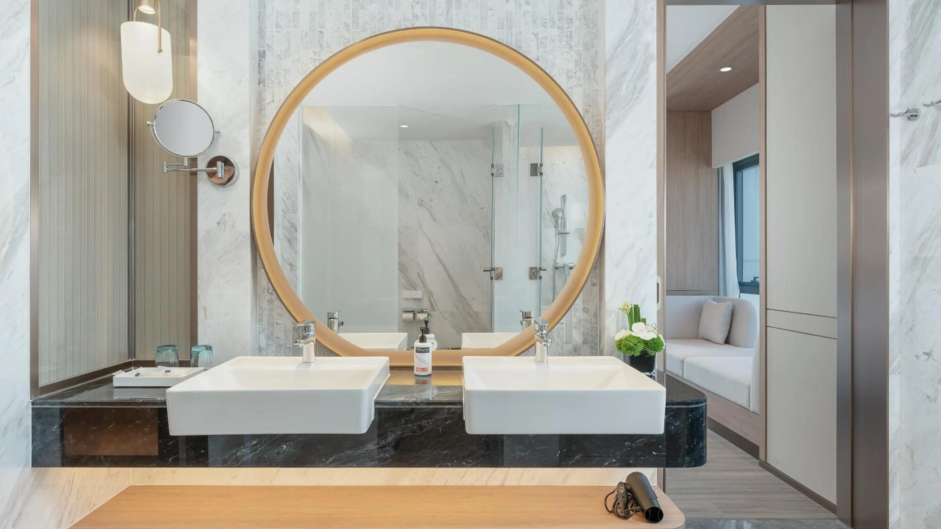 One-Bedroom Suite with City View in Holiday Inn Express Shunde Daliang by IHG