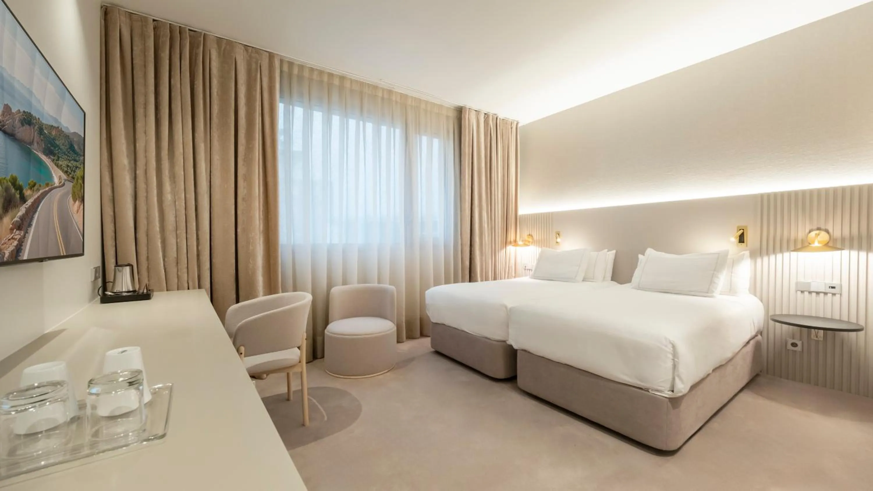 Superior Twin Room in Carlemany Girona