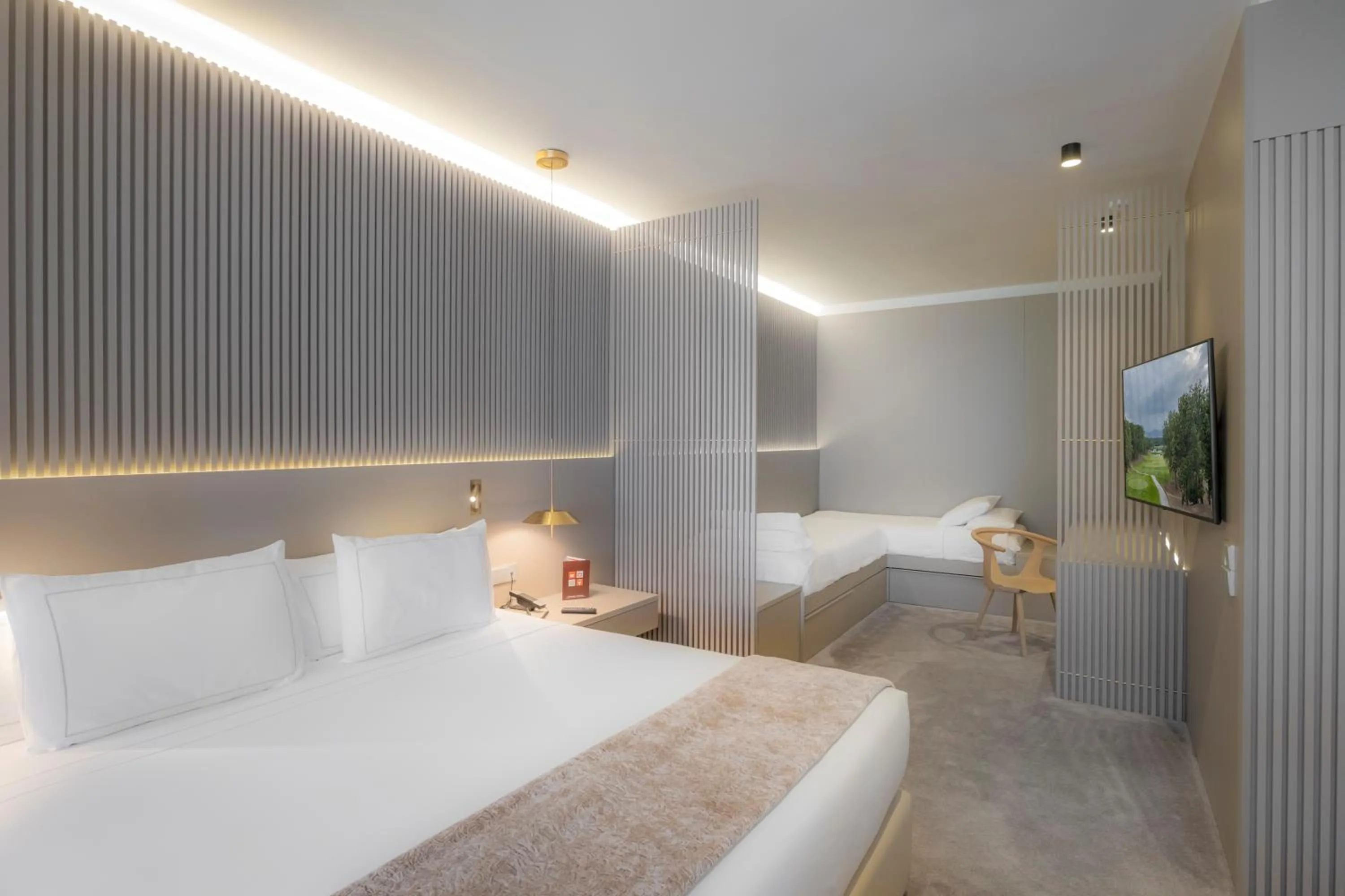 Family Room (2 Adults + 2 Child) in Carlemany Girona