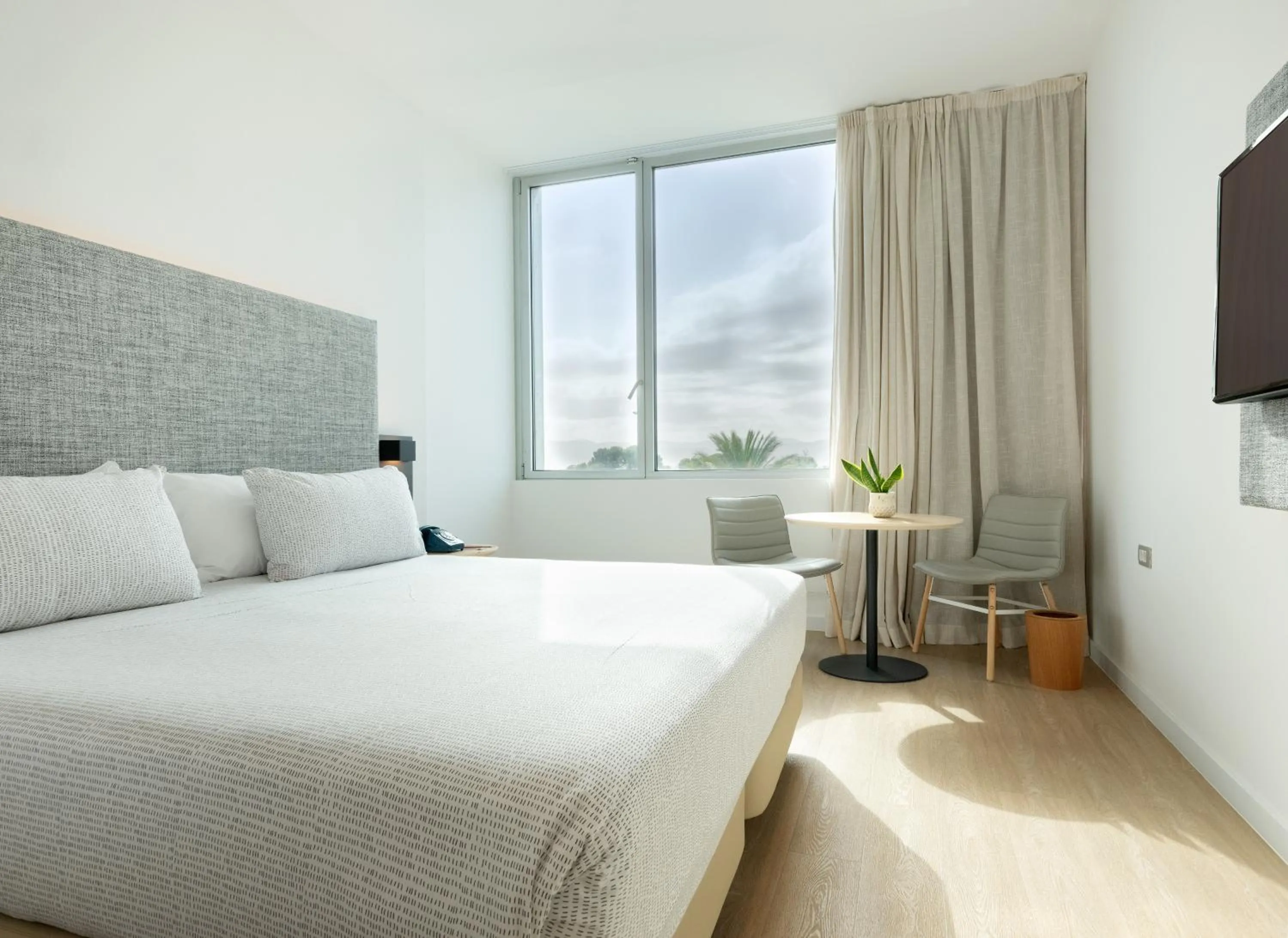 The Studio King Bed in INNSiDE by Meliá Barcelona Aeropuerto
