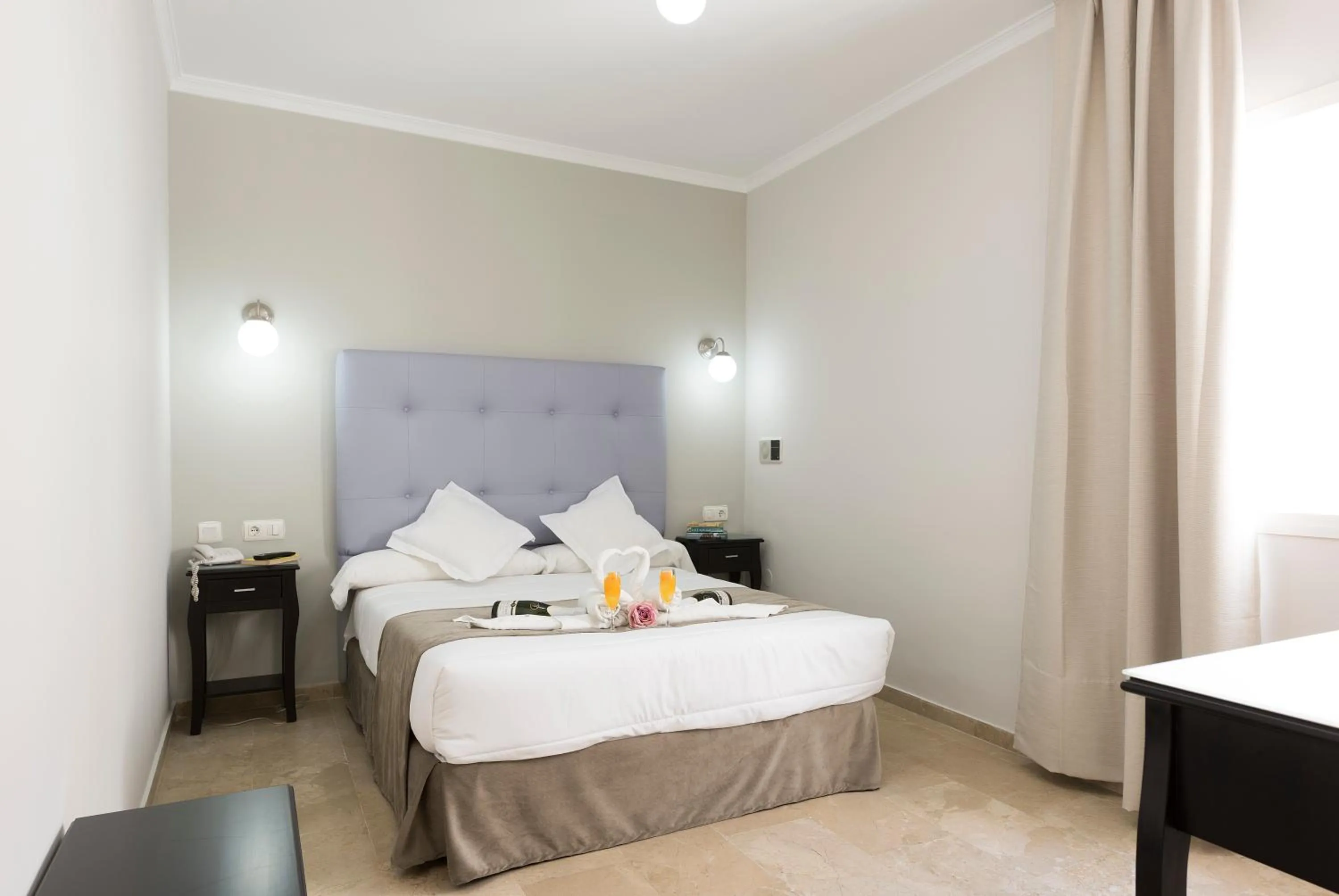 Budget Double or Twin Room in Hotel Toboso Chaparil