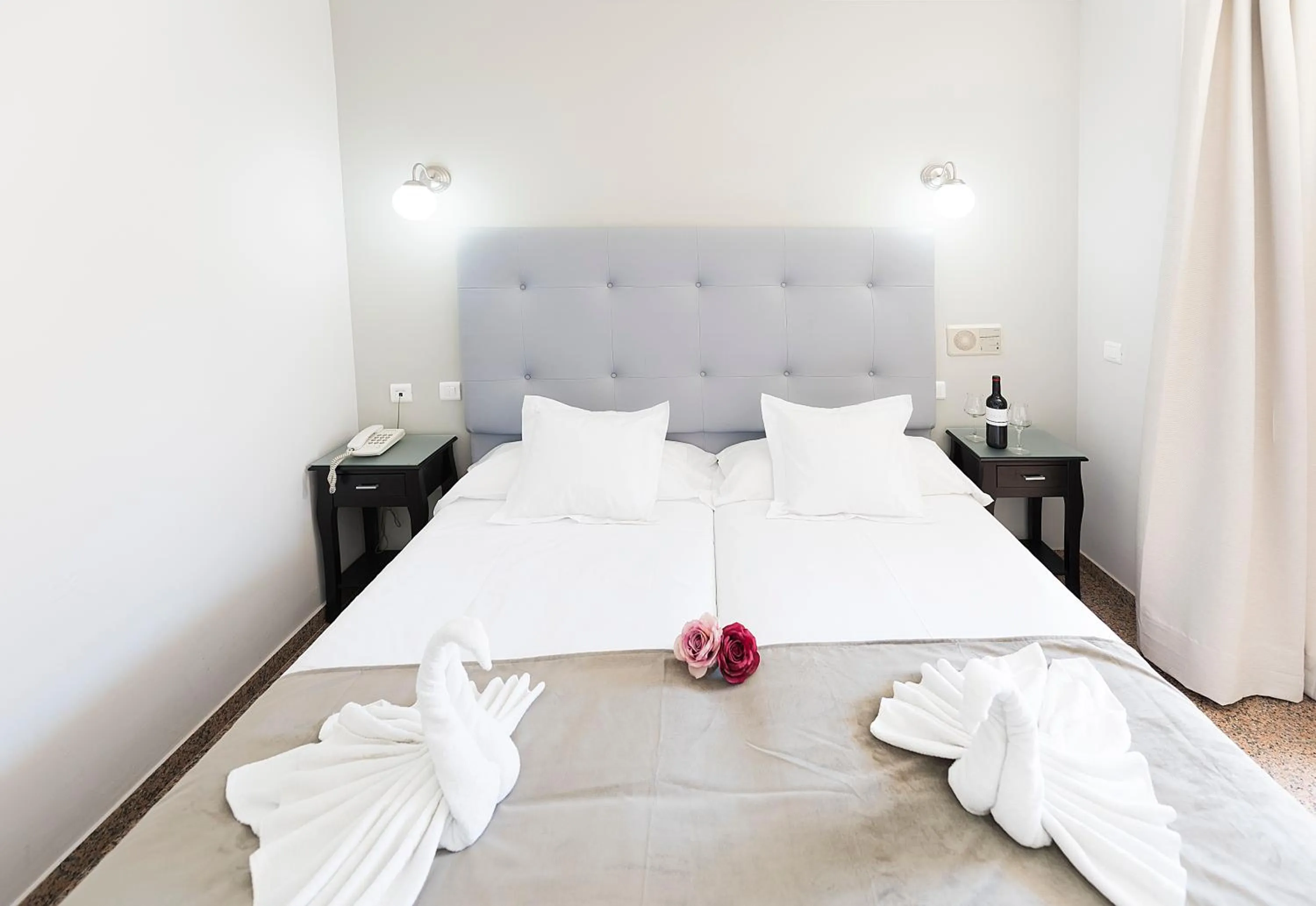 Double Room with Balcony in Hotel Toboso Chaparil