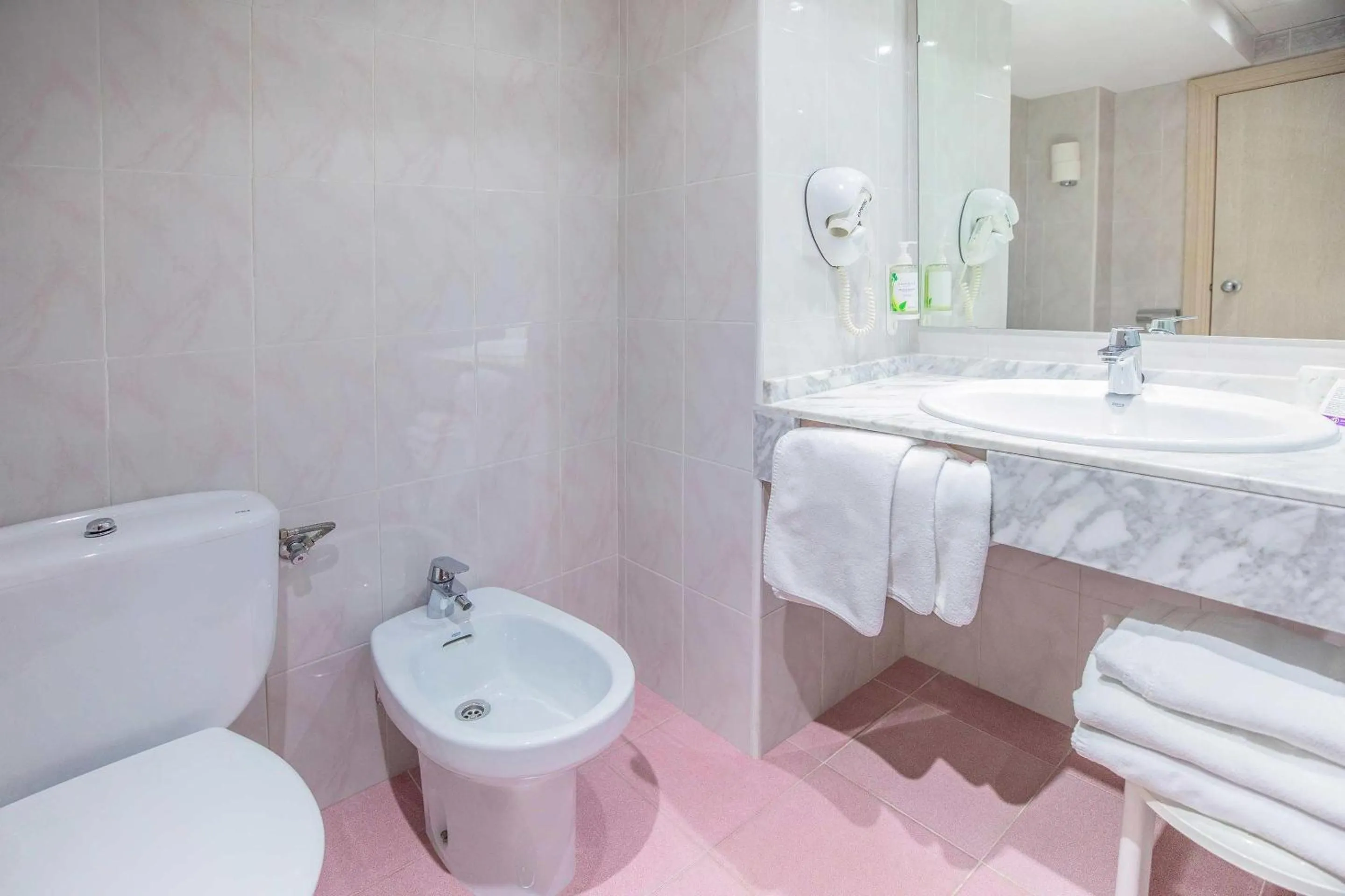 Double or Twin Room with Sea View (3 Adults + 1 Child) in Hotel Servigroup Torre Dorada