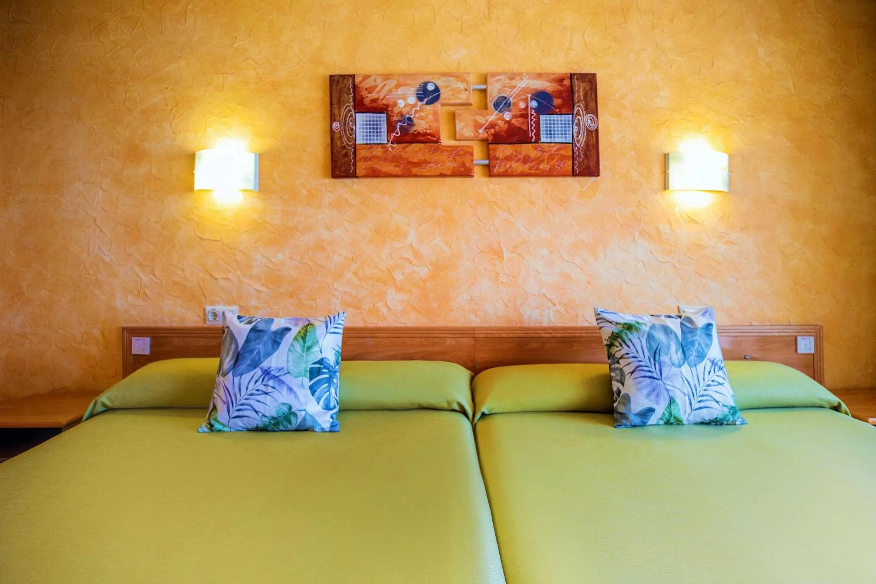 Twin Room with Extra Bed (2 Adults + 1 Child) in Hotel Servigroup La Zenia 4 Sup