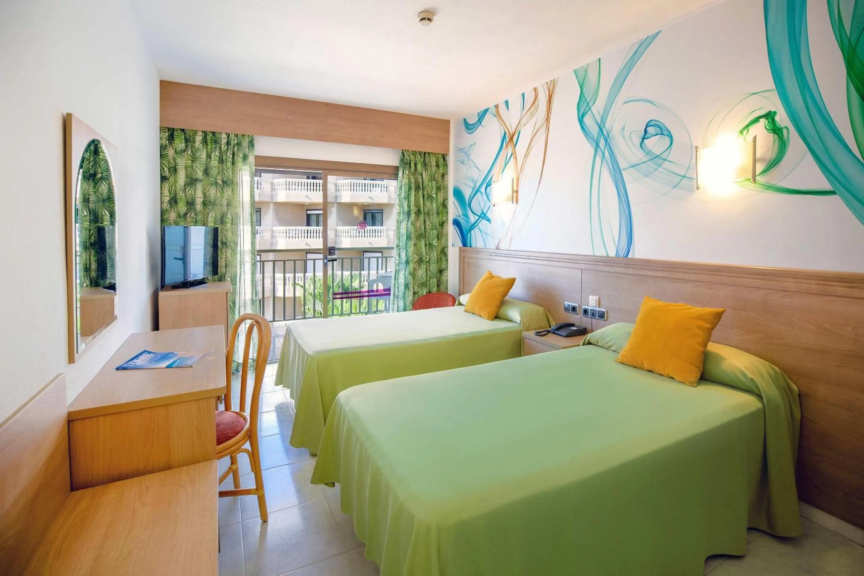 Double or Twin Room with Extra Bed (2 Adults + 1 Child) in Hotel Servigroup Papa Luna 4 Sup