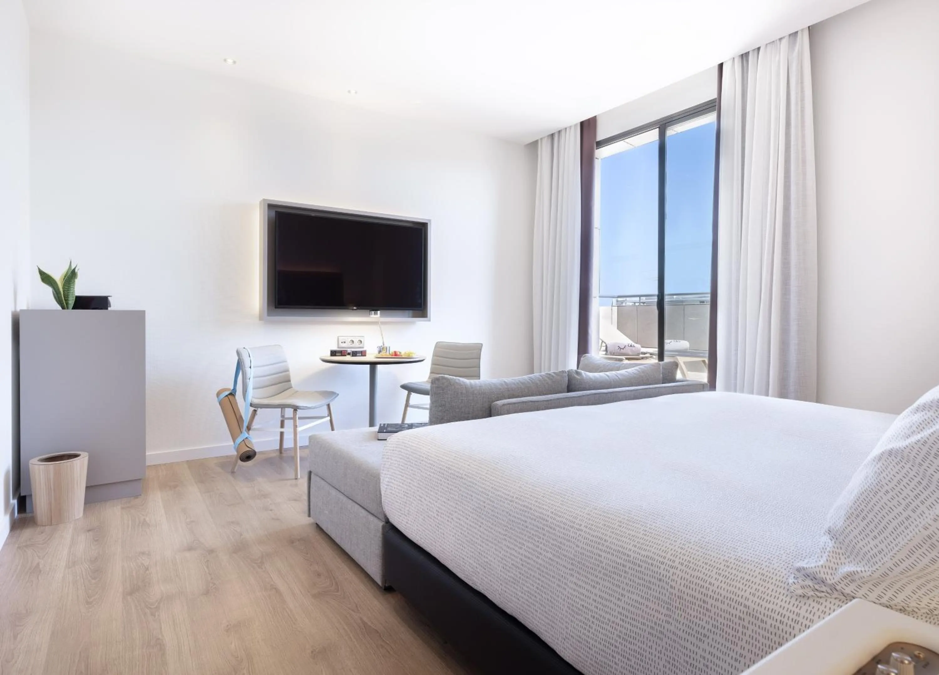 The Studio with Terrace Connected in INNSiDE by Melia Valencia Oceanic