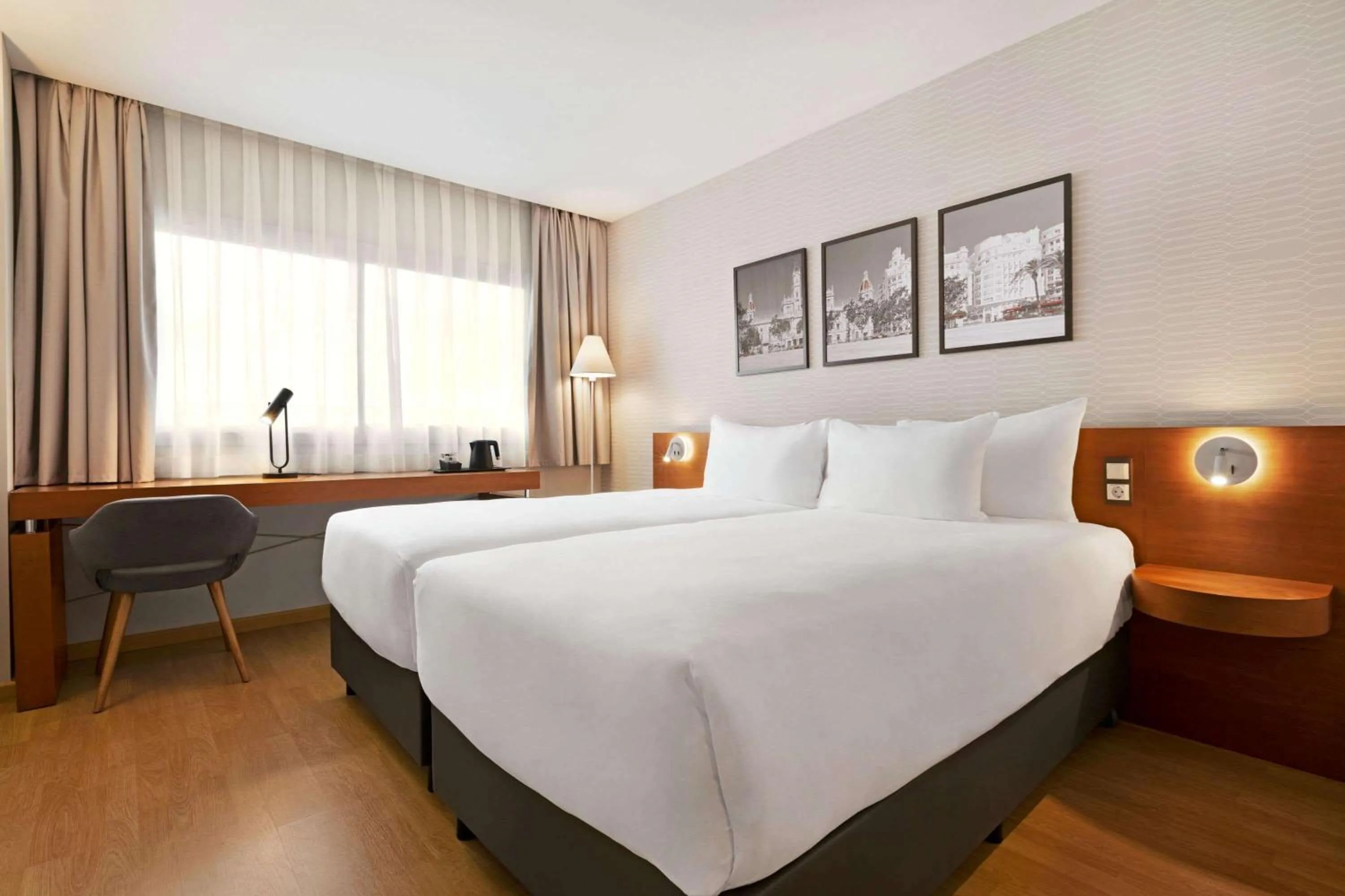 Twin Room with Pool View - single occupancy - Non-Smoking in Ramada by Wyndham Valencia Almussafes