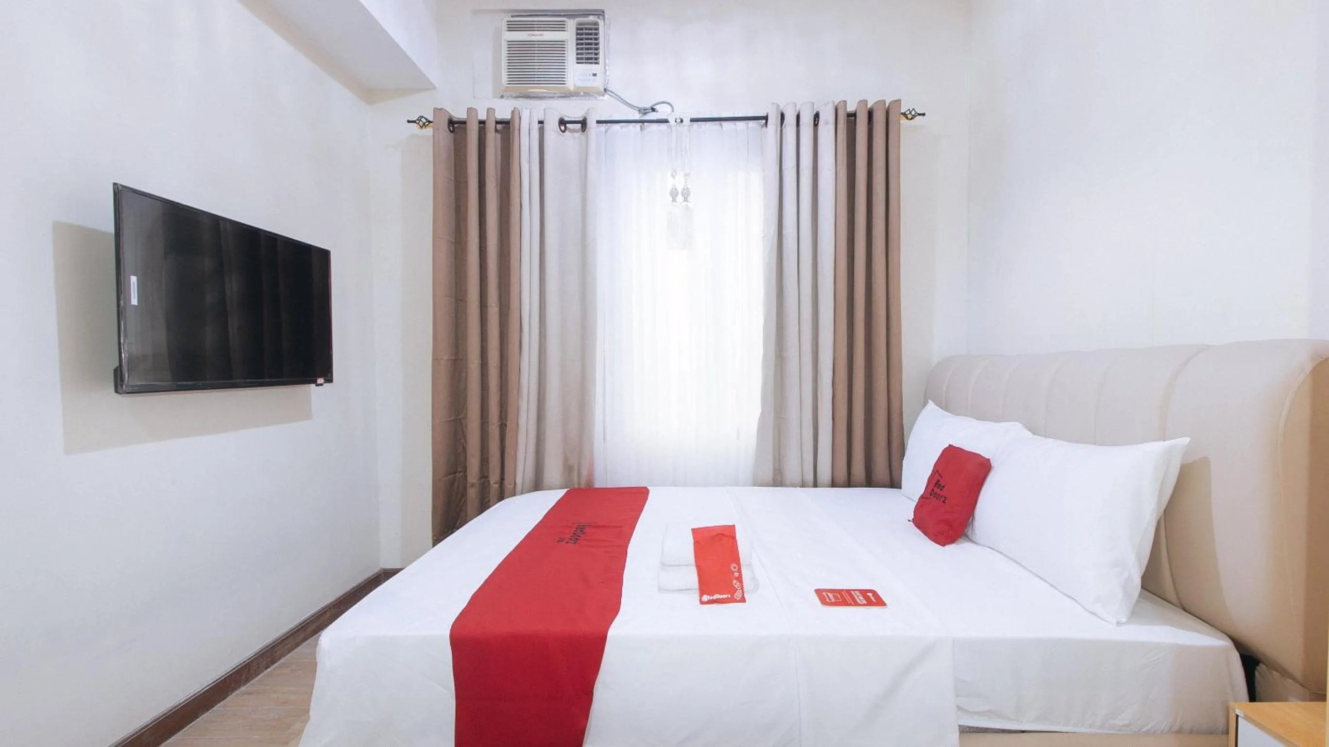 Standard Double Room in RedDoorz Plus @ Cuarto Verde Staycation